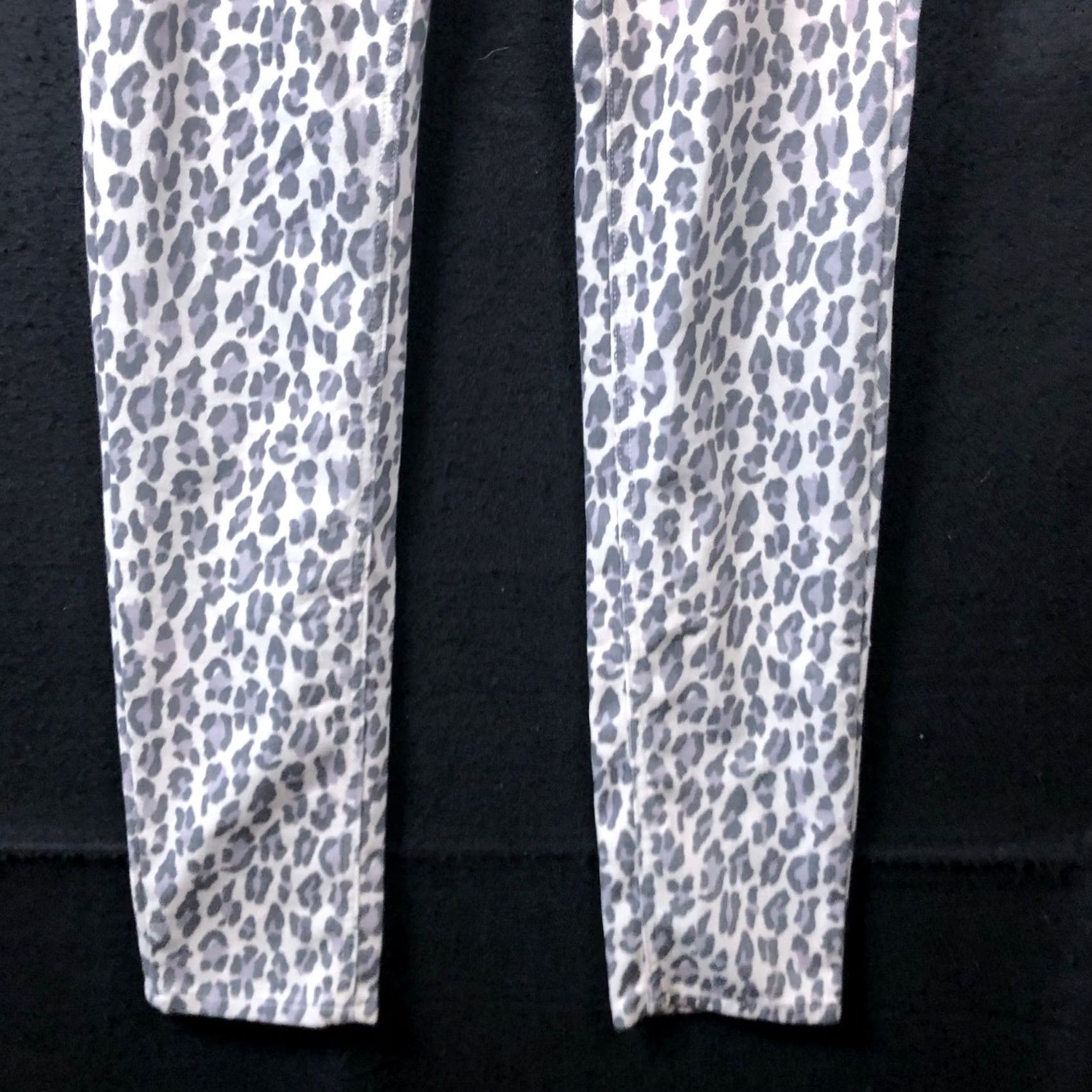 Uniqlo UniQlo Womens Pants Gray Leopard Print Pull On Straight Leg Stretch Small Size 26" / US 2 / IT 38 - 3 Thumbnail