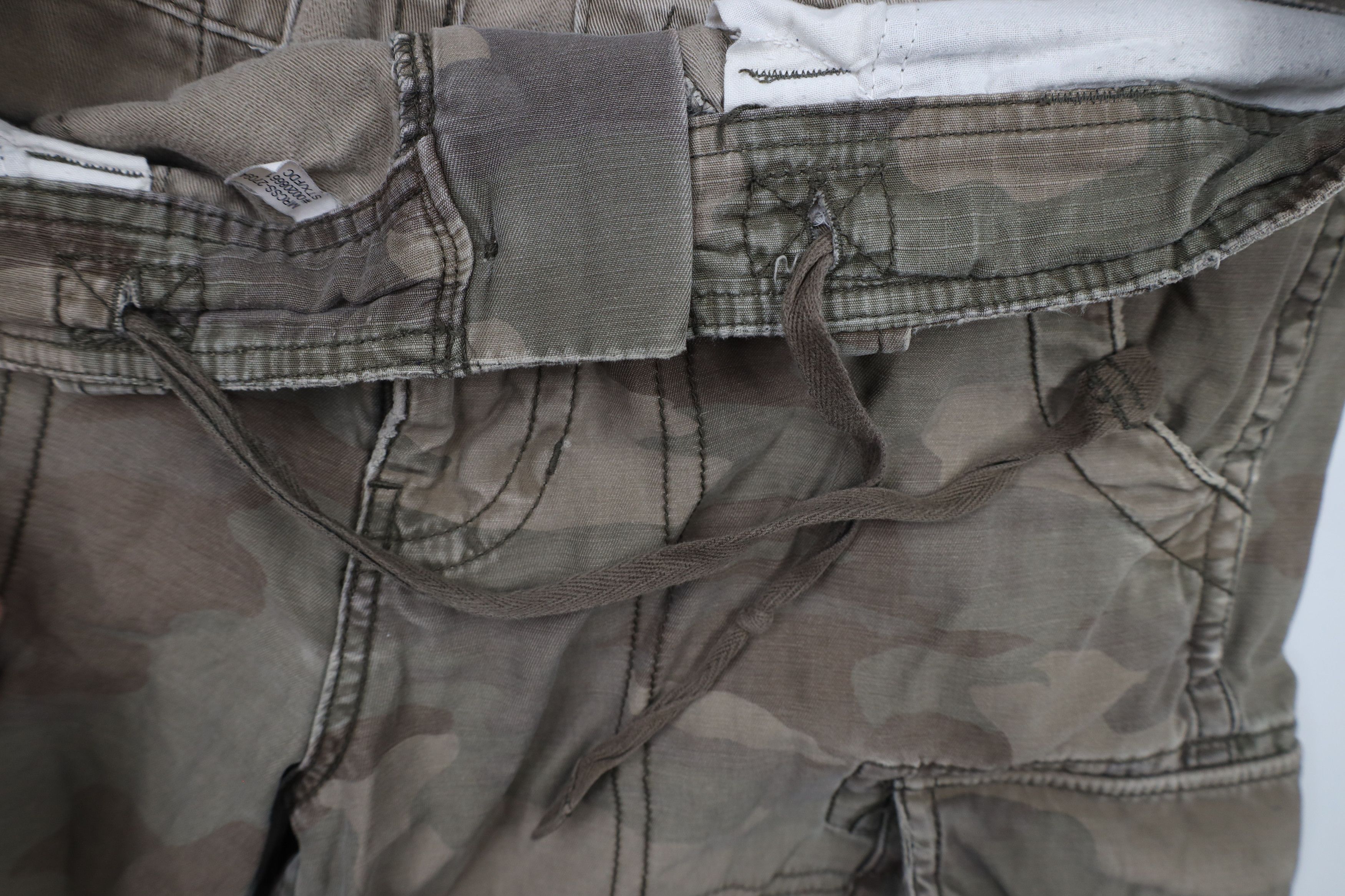 Vintage Vintage 90s Streetwear Heavyweight Camouflage Cargo Shorts Size US 32 / EU 48 - 10 Thumbnail