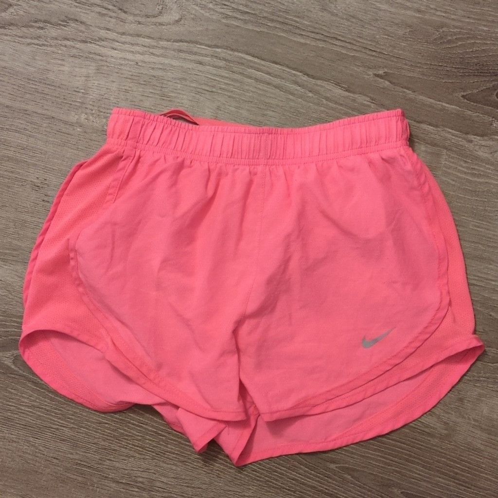 Nike Nike pink shorts with liner size XS Size 24" / US 00 / IT 34 - 1 Thumbnail