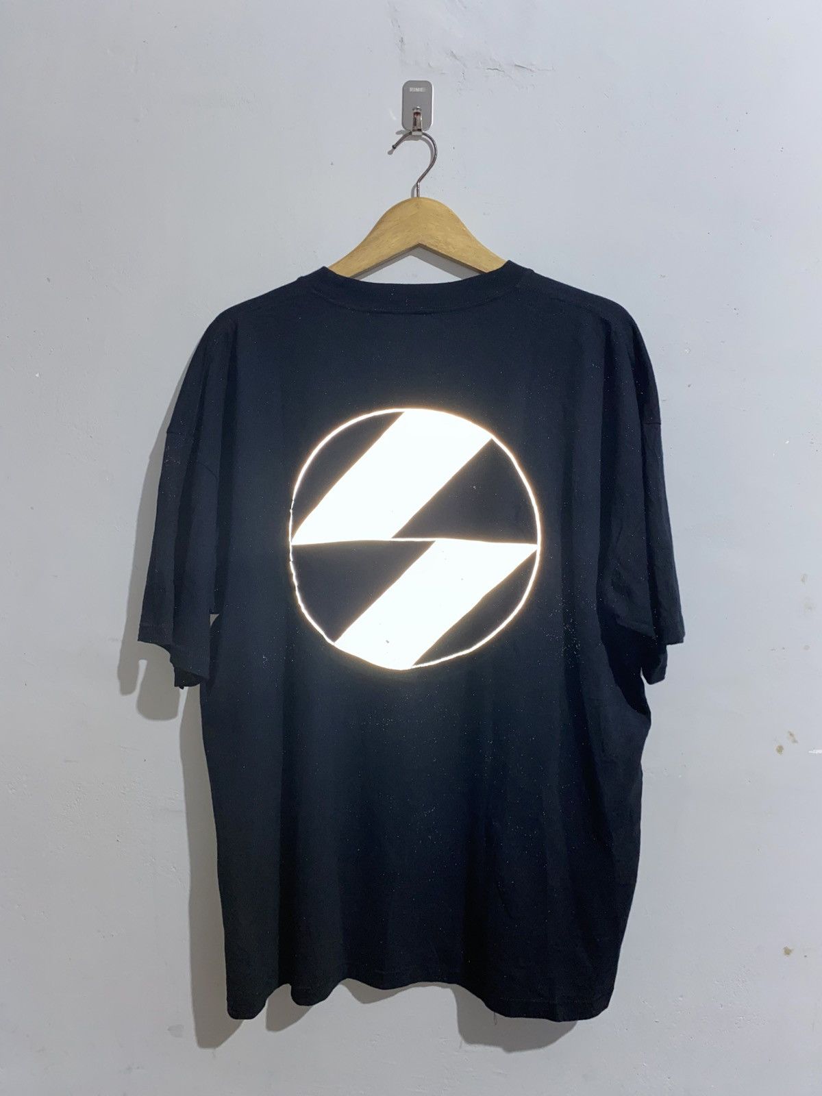 The Salvages SS19 reflective logo OS tshirt Size US XL / EU 56 / 4 - 3 Thumbnail