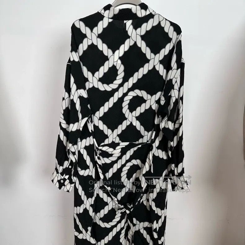 Hermes Hermes black and white chain long silk coat Size XS / US 0-2 / IT 36-38 - 2 Thumbnail