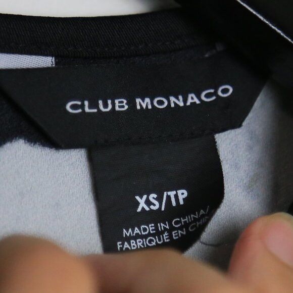 Club Monaco Club Monaco Floral Open Cut Long Sleeve High Neck Blouse Size XS / US 0-2 / IT 36-38 - 3 Thumbnail