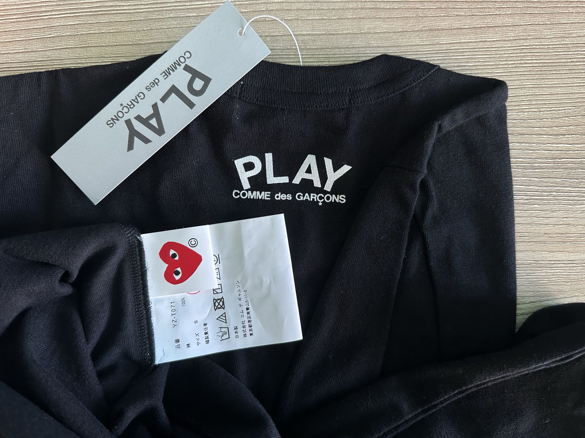 Comme des Garcons PLAY Graphic Heart Long-Sleeve Tee Size US S / EU 44-46 / 1 - 4 Thumbnail