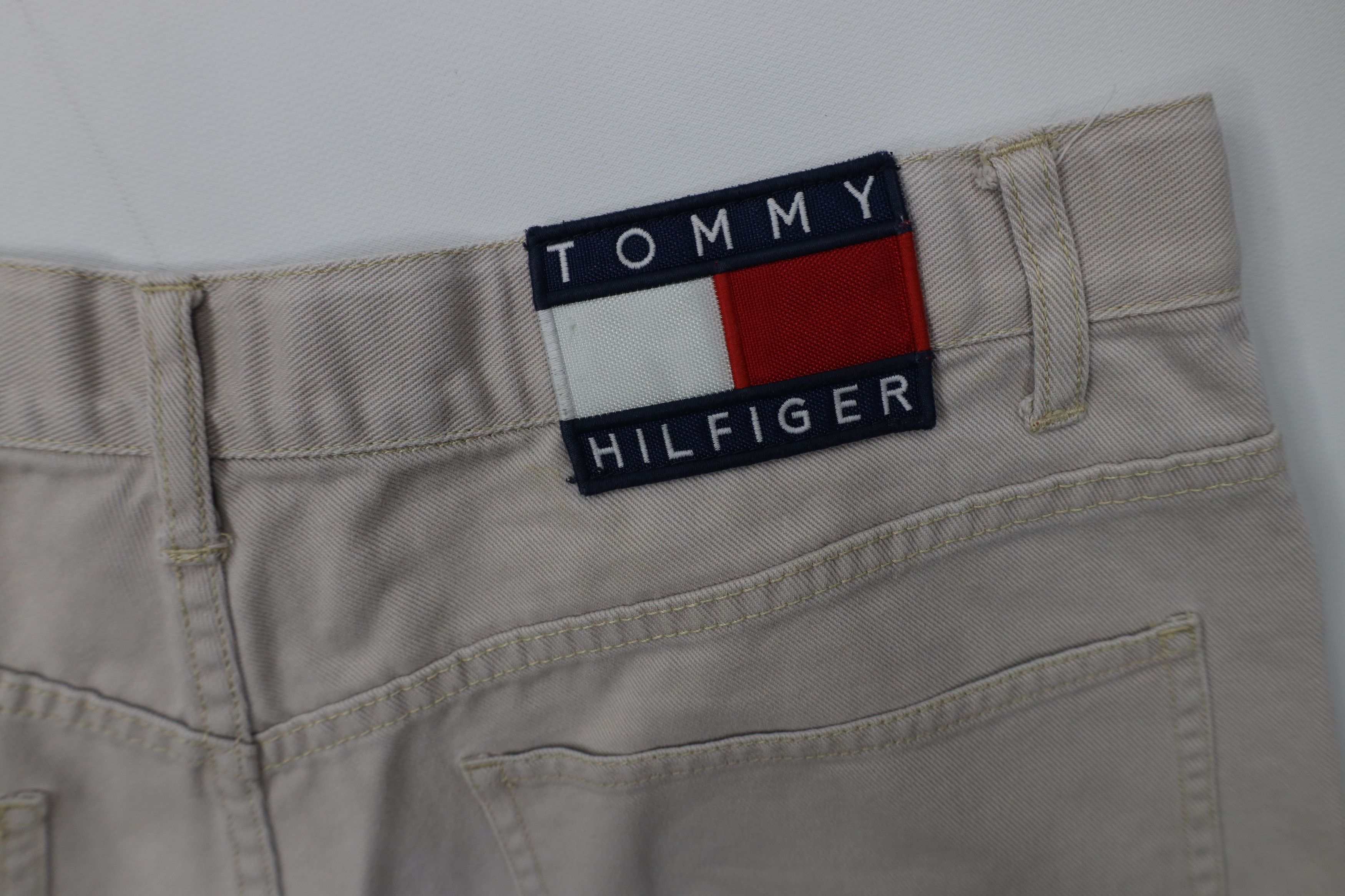 Tommy Hilfiger Vintage 90s Tommy Hilfiger Baggy Dungaree Denim Shorts Gray Size US 32 / EU 48 - 14 Thumbnail