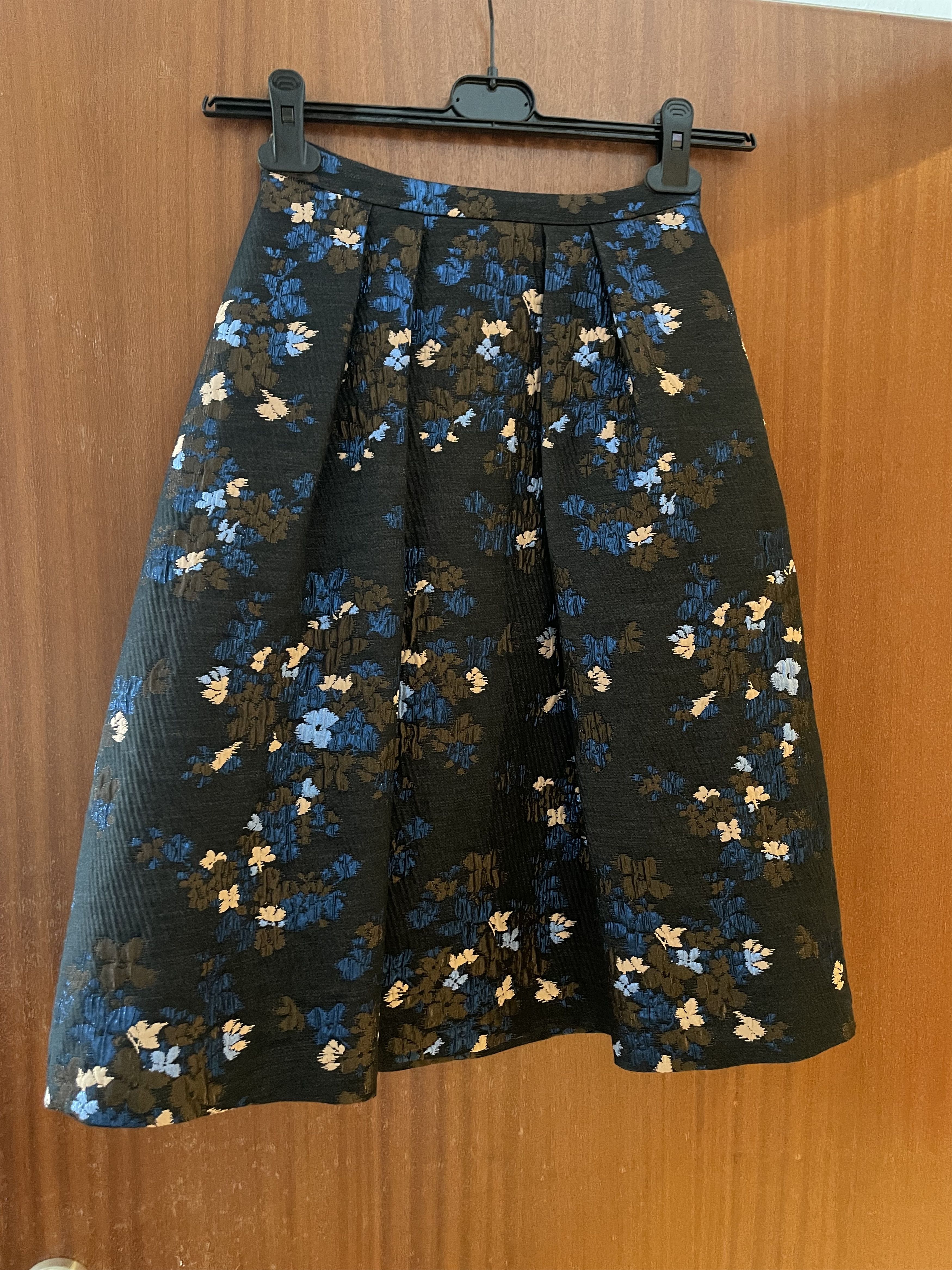 Essentiel Antwerp Antwerp Midi Skirt Size 25" / US 0 / IT 36 - 1 Thumbnail