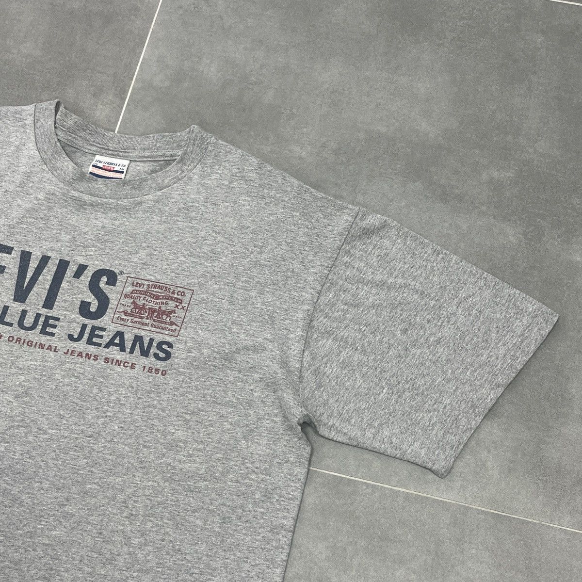 Levi's × Vintage Vintage Levi's Blue Jeans T-Shirt Size M Size US M / EU 48-50 / 2 - 5 Thumbnail