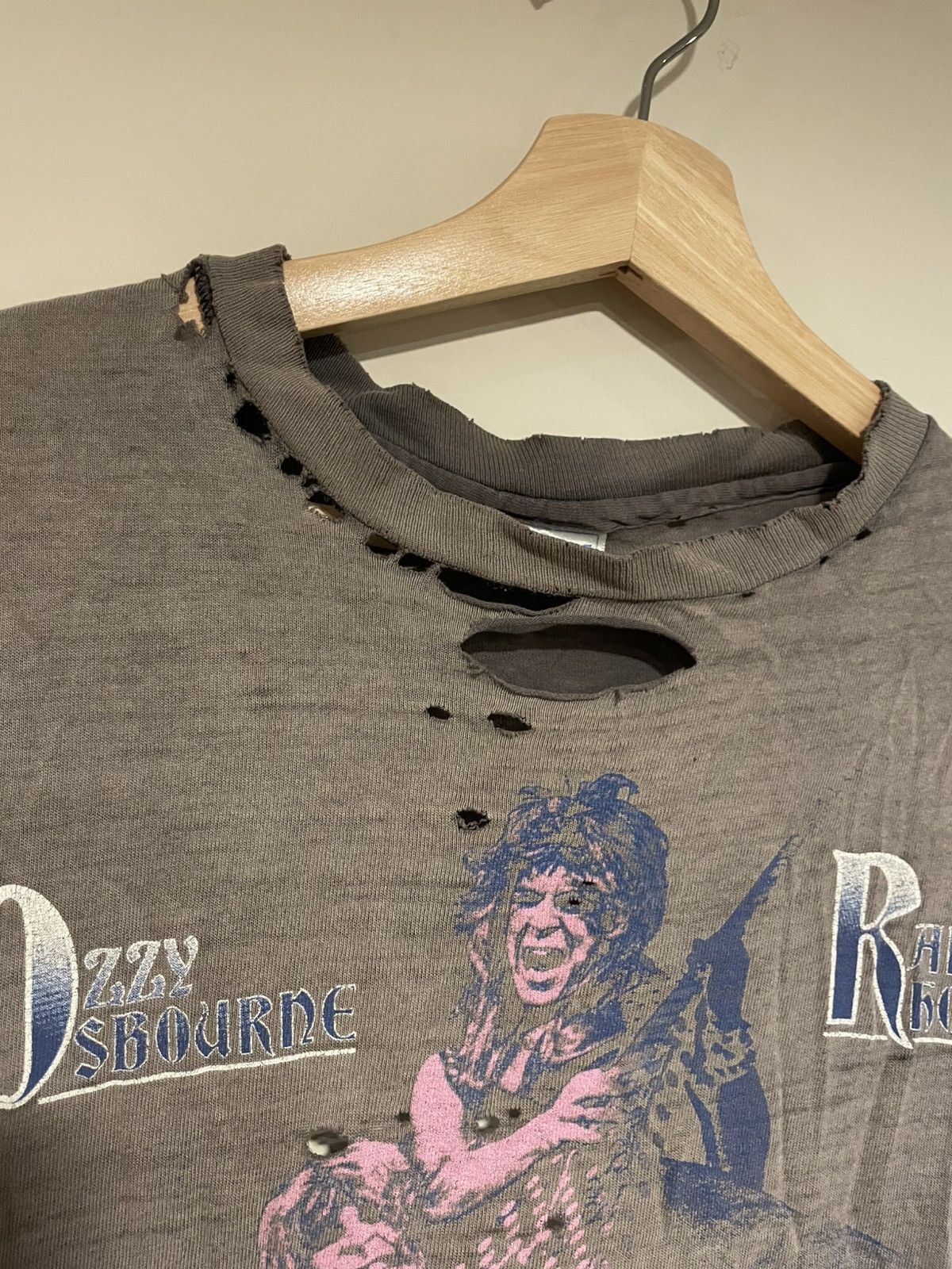 Vintage Vintage 1987 Thrashed Ozzy Ozbourne Tee Size US M / EU 48-50 / 2 - 3 Thumbnail