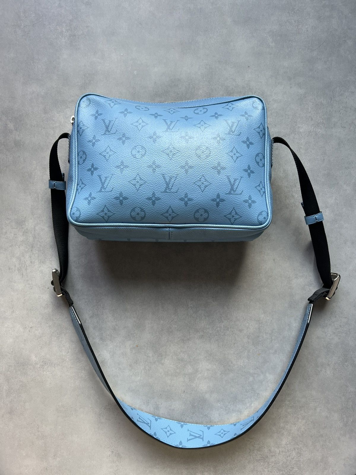 Louis Vuitton Louis Vuitton Outdoor Taiga Bag Size ONE SIZE - 7 Thumbnail