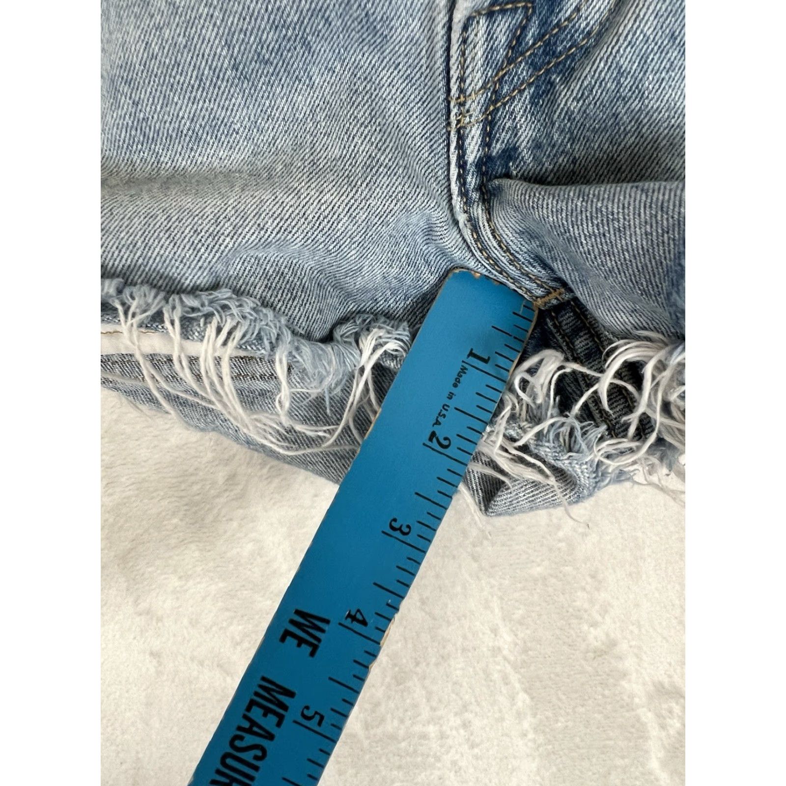 Levi's VINTAGE Levi’s 501 Selvedge Daisy Duke Jean Shorts Women’s Size 25 Distressed Casual Cut-Off Blue 90s Womens Size 42" / US 20 - 4 Thumbnail