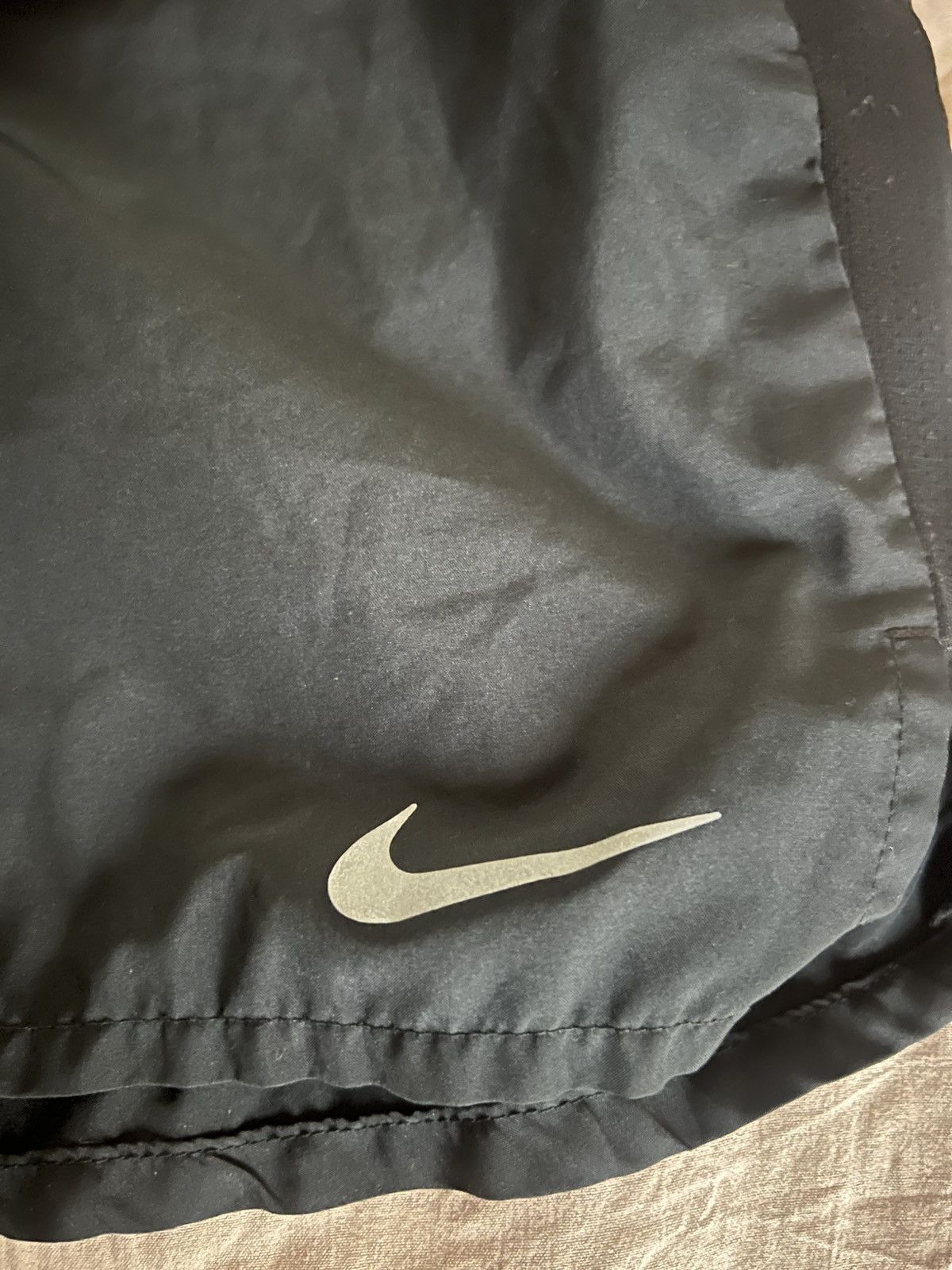 Nike Nike Mens Dri-Fit Challenger 5” Brief-Lined Shorts Size US 34 / EU 50 - 9 Thumbnail