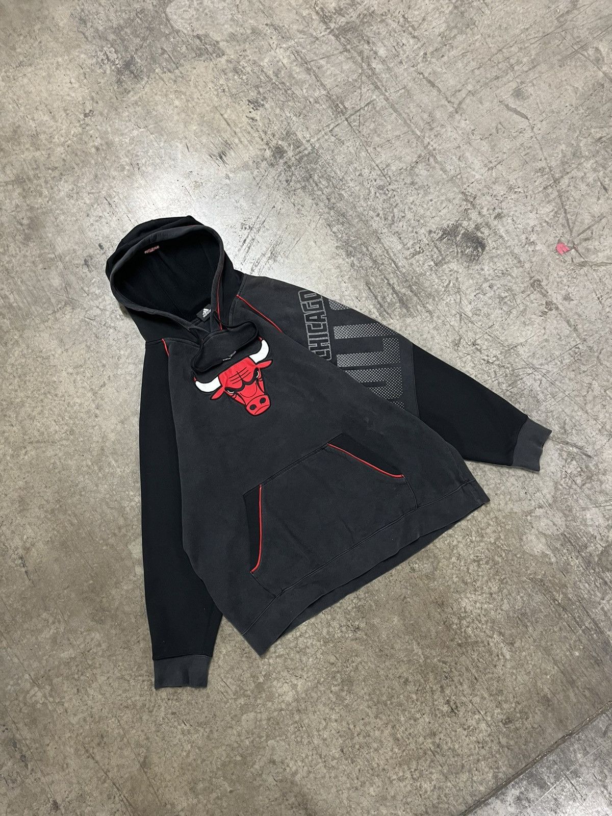 Vintage Chicago bulls vintage hoodie streetwear sports hype rare Size US XL / EU 56 / 4 - 1 Thumbnail