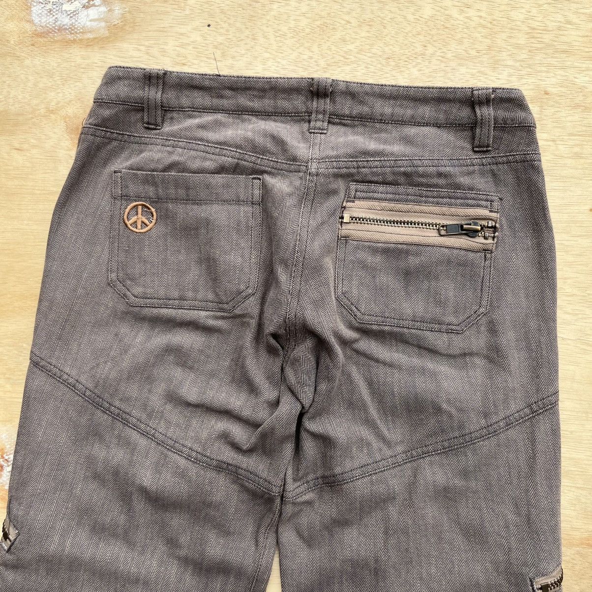 Japanese Brand LOVE GIRLS MARKET BONDAGE ZIP Y2K LOOSE FIT like GOA CDG Size 30" / US 8 / IT 44 - 7 Thumbnail
