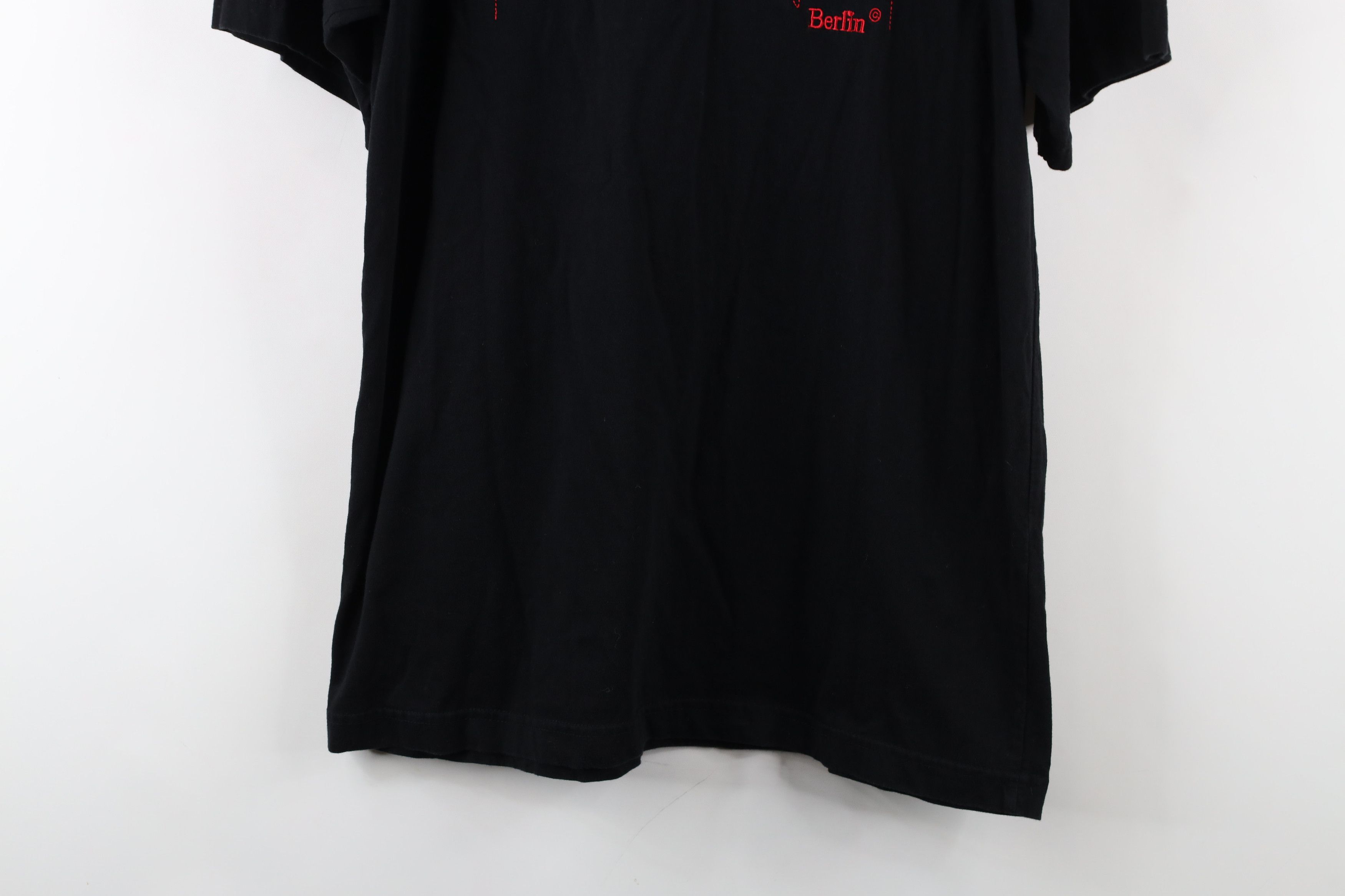 Vintage Vintage 90s Y2K Streetwear Spell Out Berlin Germany T-Shirt Size US M / EU 48-50 / 2 - 3 Thumbnail