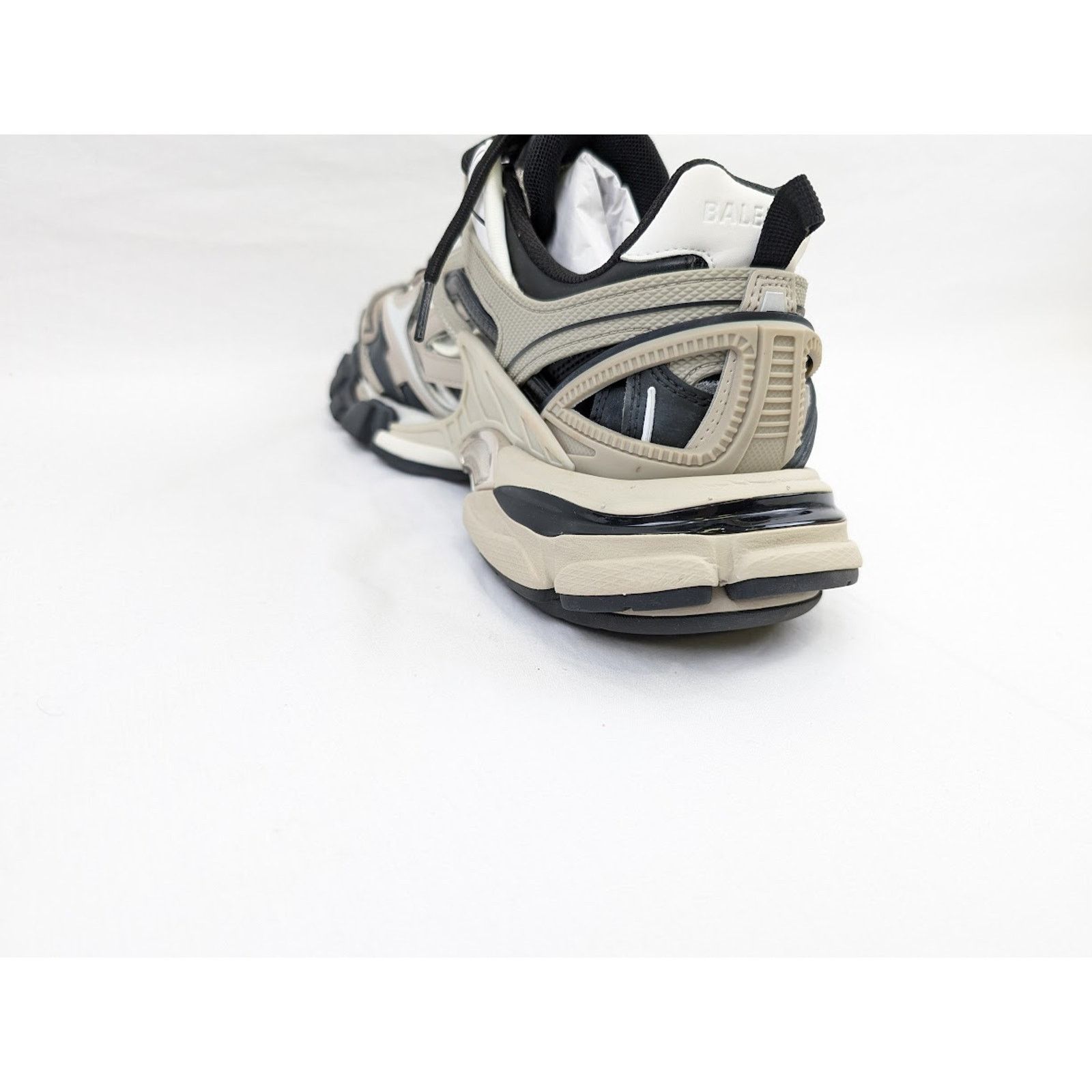 Balenciaga o1rshd1 Rubber Track.2 Open Low-Top Sneakers in Beige/Black Size US 11 / EU 44 - 16 Thumbnail