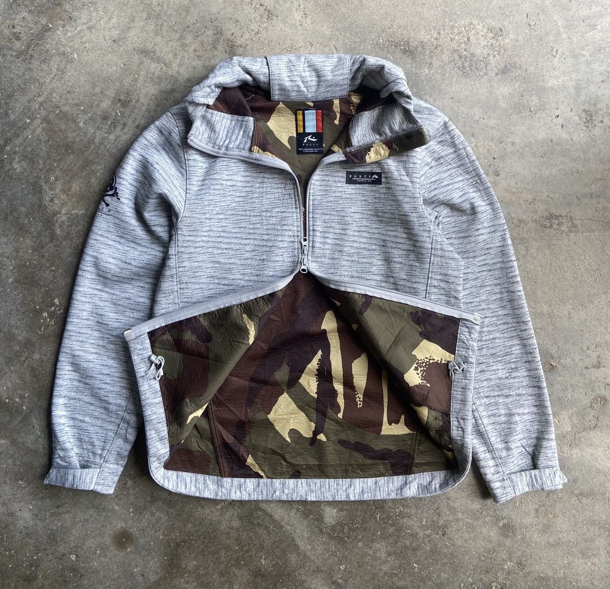 Rusty RUSTY CAMO CORPCORE STYLE SWEATER Size US M / EU 48-50 / 2 - 1 Thumbnail