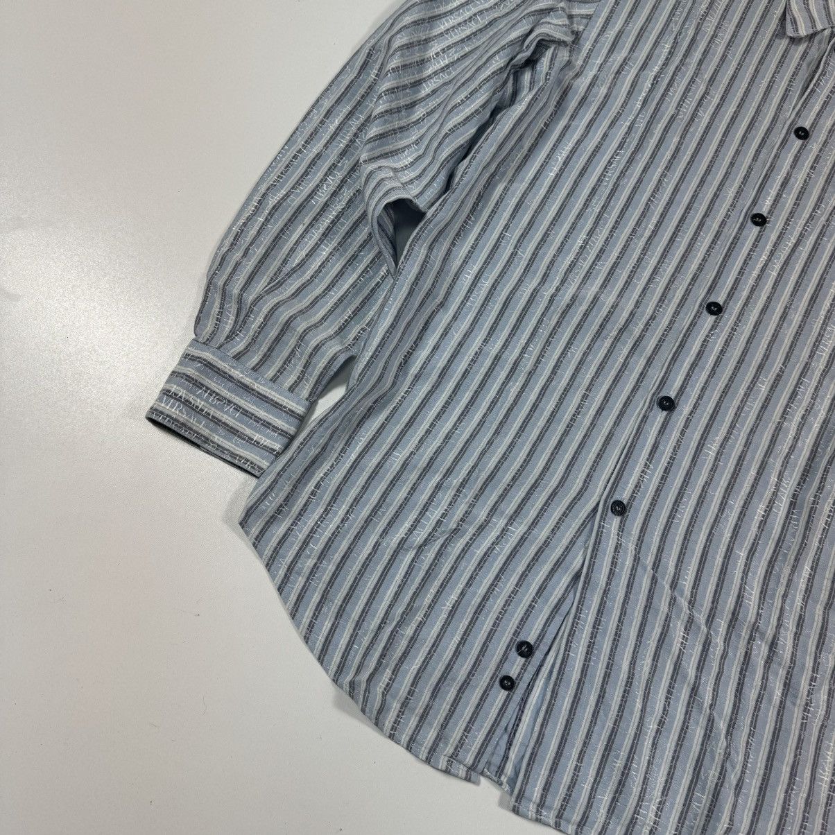 Versace vintage 90s versace monogrammed shirt very rare Size US S / EU 44-46 / 1 - 2 Thumbnail