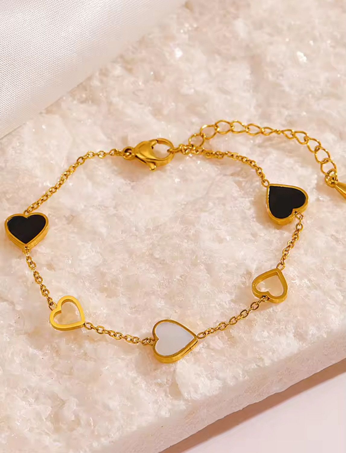 Jewelry Love Hearts Gold Chain Bracelet Size ONE SIZE - 3 Thumbnail
