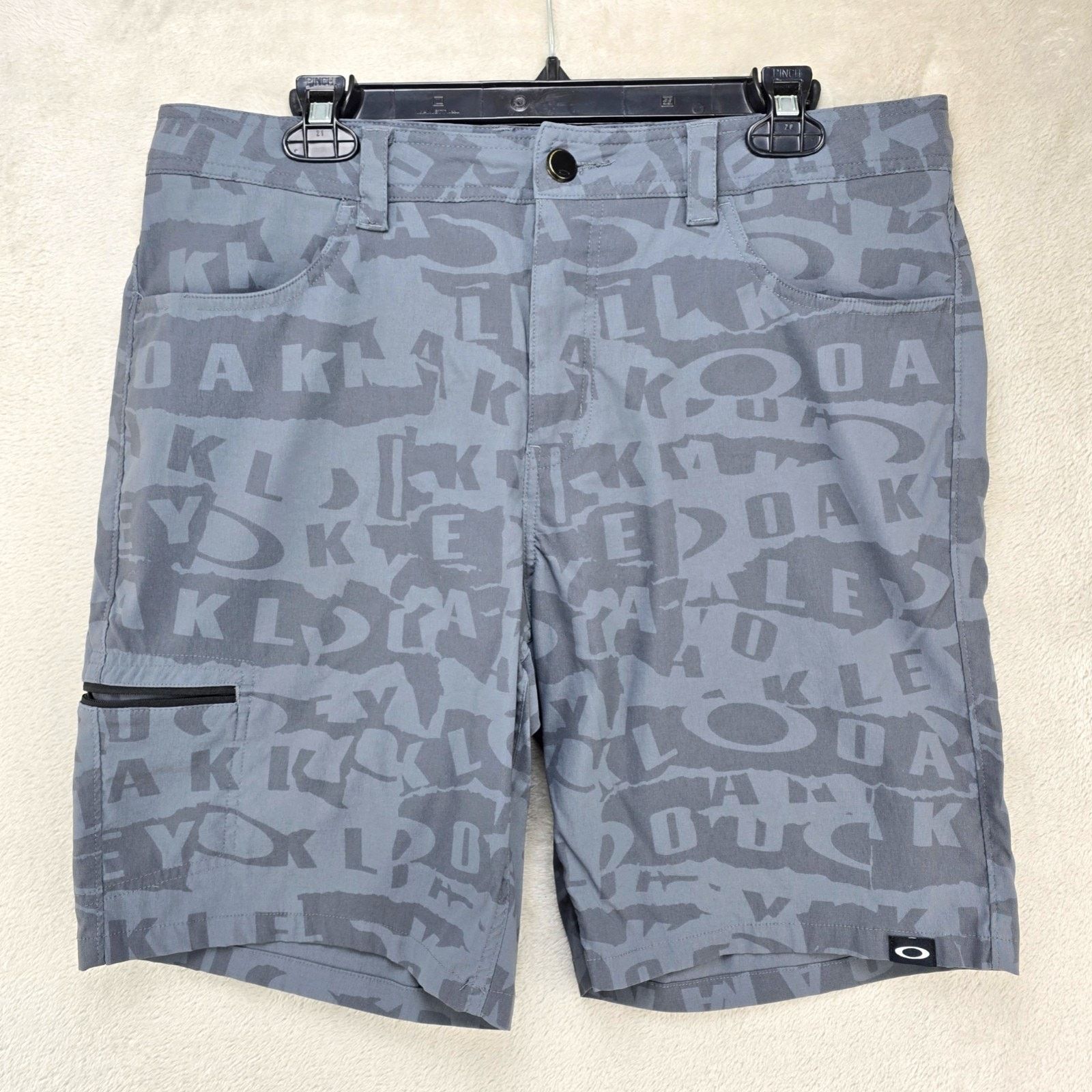 Oakley Oakley Golf Transition Ransom Short Mens 33 Gray Collage AOP Size US 33 - 1 Thumbnail