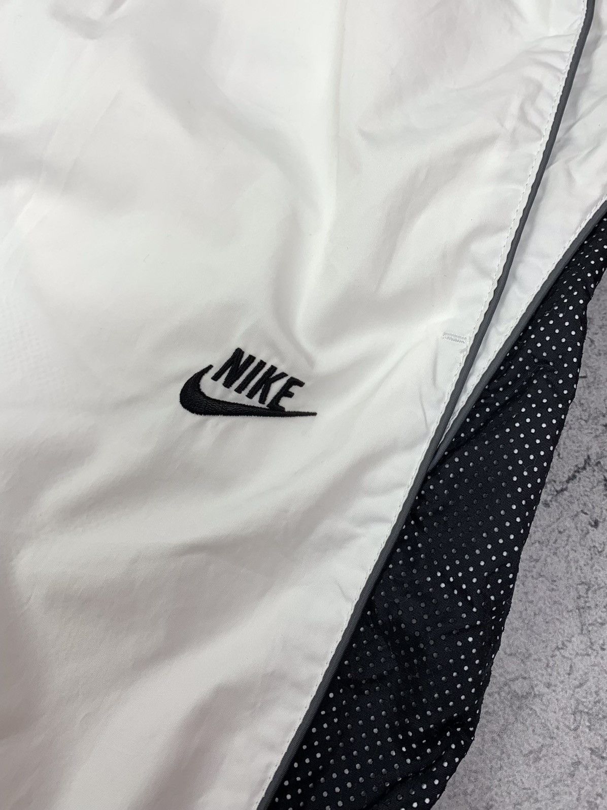 Vintage Nike Vintage Y2K Nylon White Pants Mens Size XXL Size US 38 / EU 54 - 4 Thumbnail