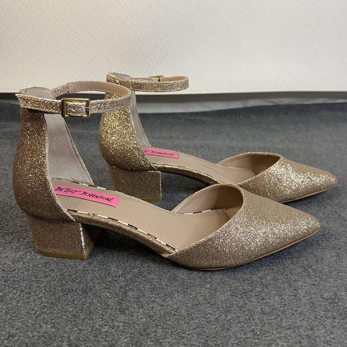 Betsey Johnson Betsey Johnson Heels Womens Gold Glitter Sz 6 Ankle *Flaw Size US 6 / IT 36 - 2 Thumbnail