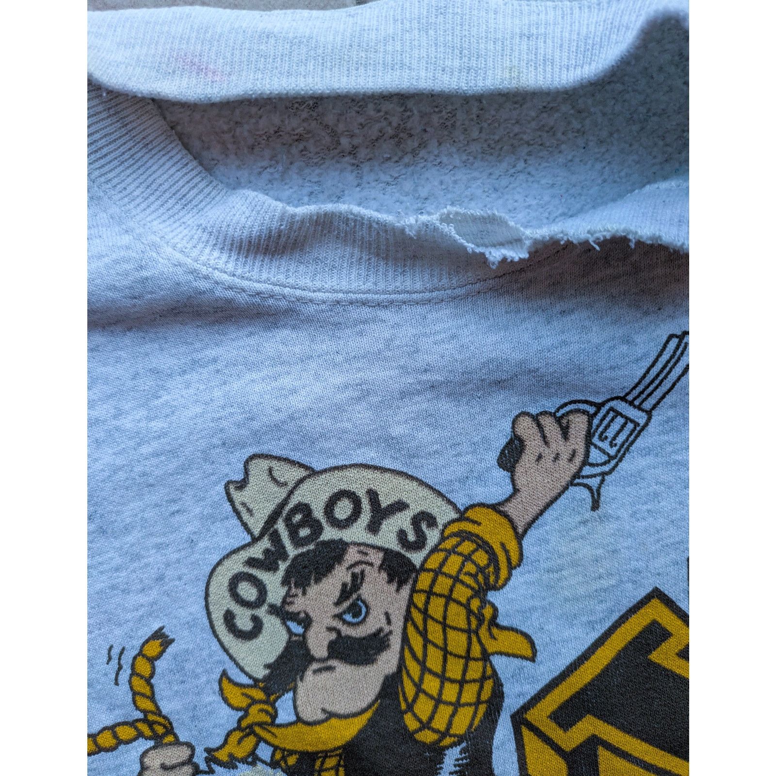 NCAA × Starter Wyoming Cowboys 90s crew PISTOL Pete M gold University vtg Size US M / EU 48-50 / 2 - 3 Thumbnail