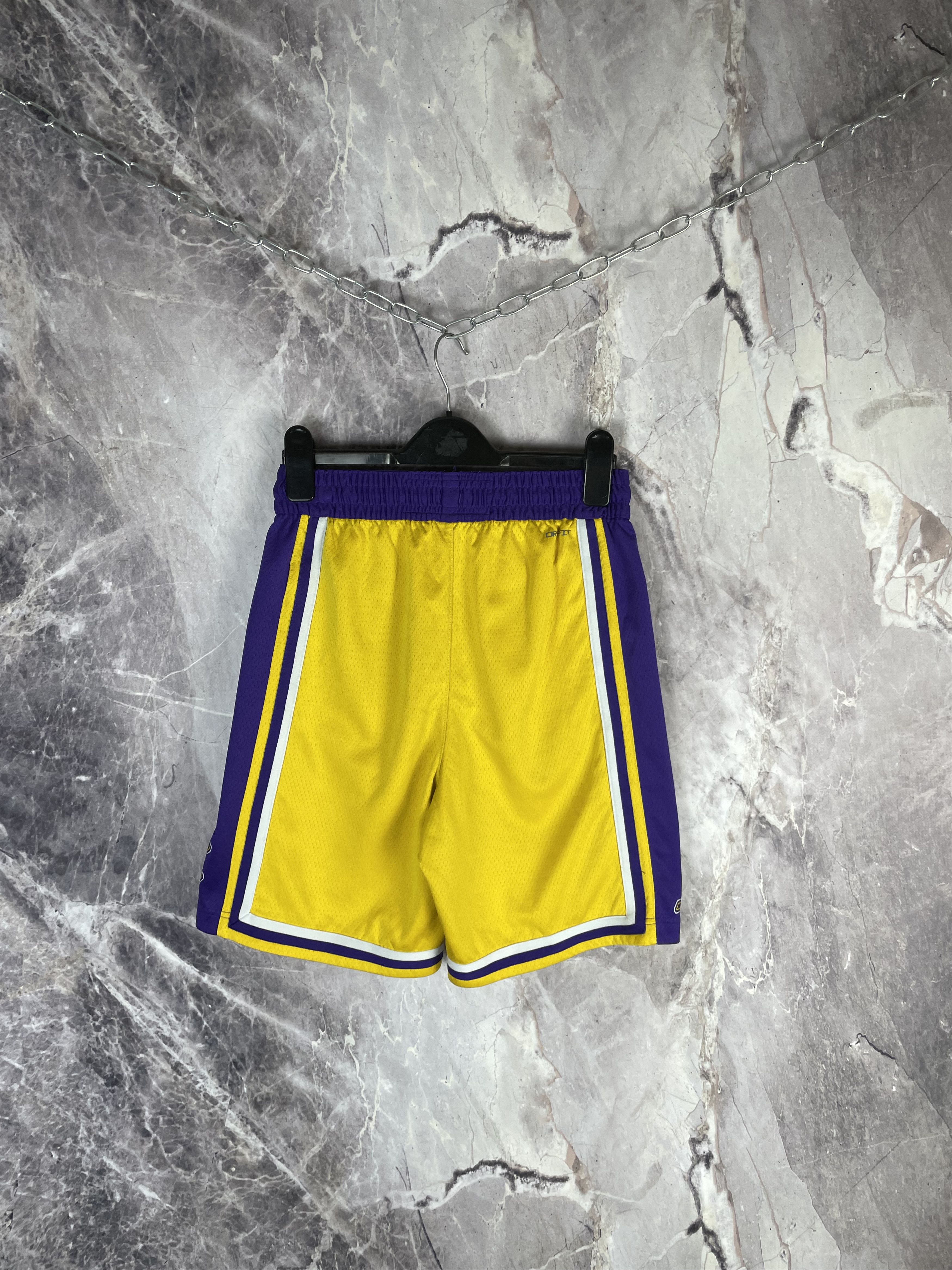 Nike Nike LA Lakers NBA Dri-Fit Basketball Shorts Yellow Size US 30 / EU 46 - 5 Thumbnail