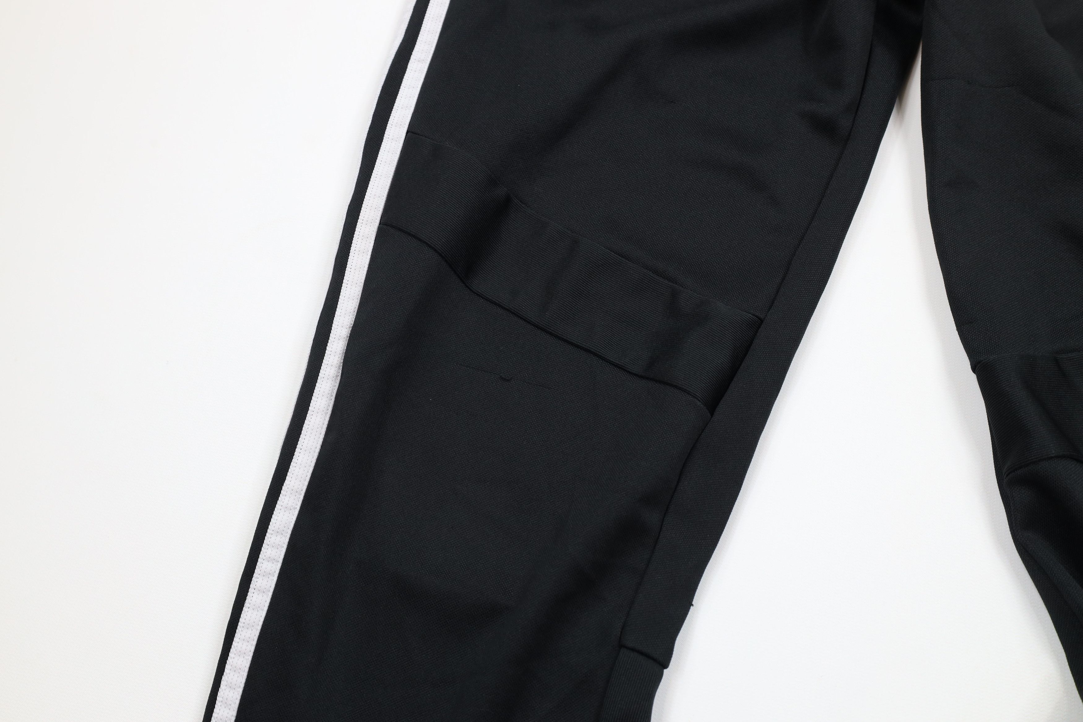 Adidas × Vintage Vintage Adidas Out Striped Tapered Leg Soccer Warm Up Pants Size US 34 / EU 50 - 6 Thumbnail