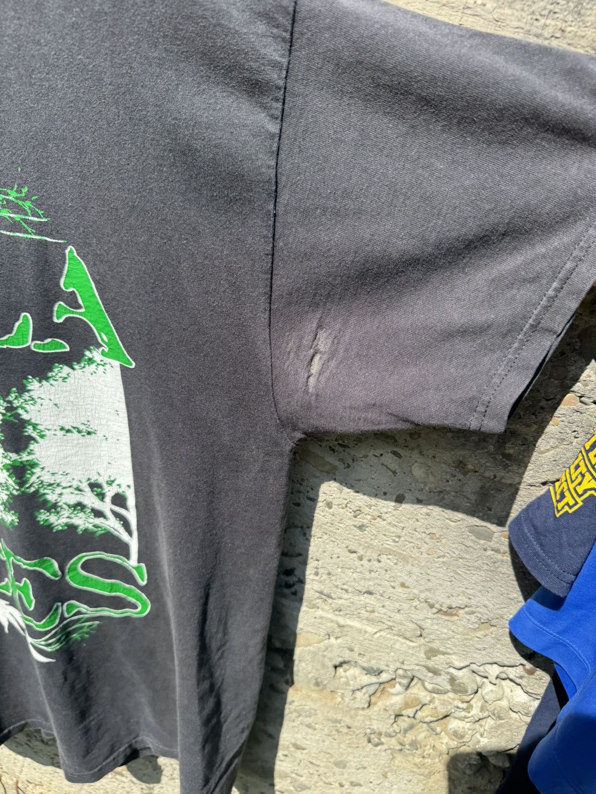 Vintage Vintage Hella Trees Y2k Distressed Tee Size US L / EU 52-54 / 3 - 5 Thumbnail