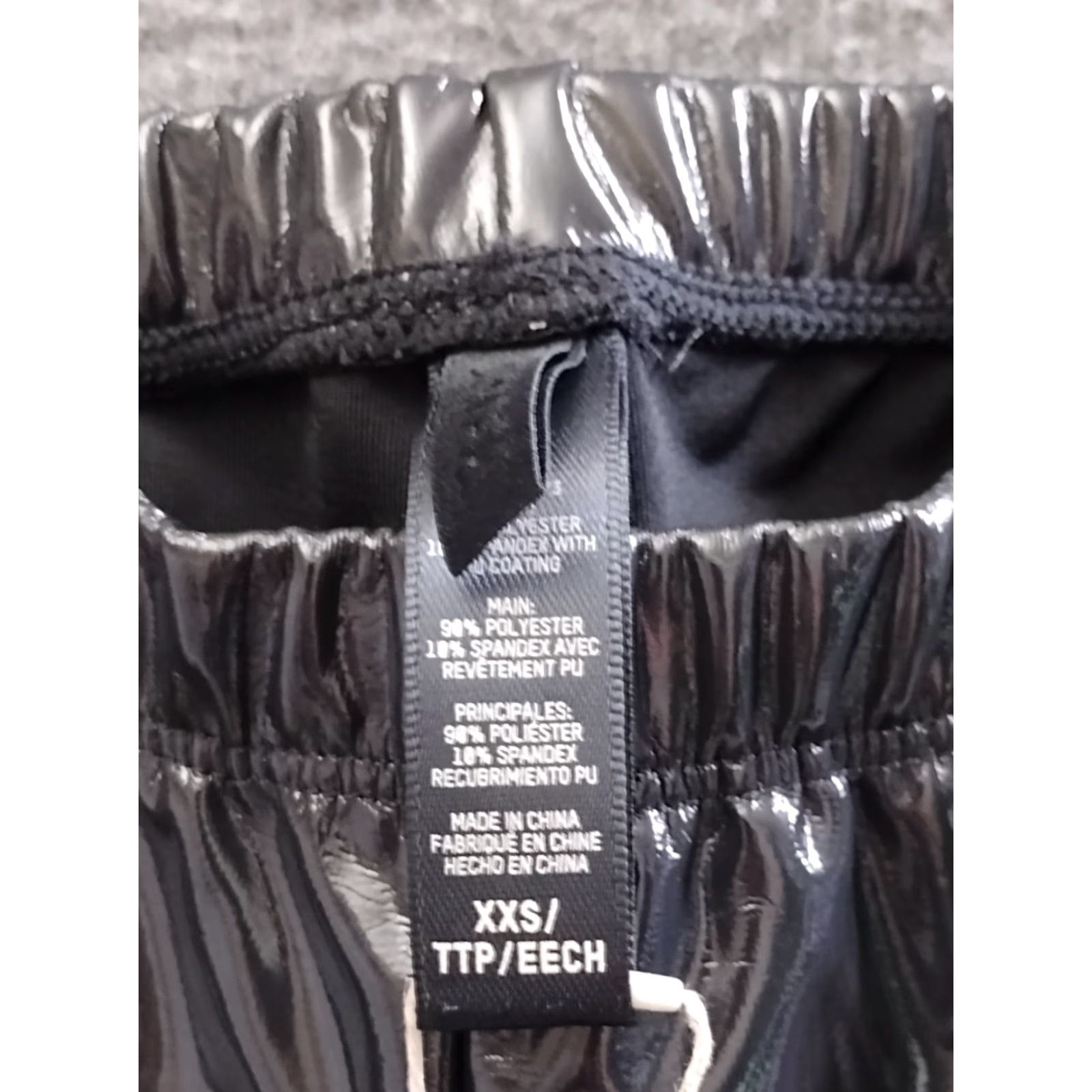 SKIMS Skims Stretch Vinyl Leggings Onyx XXS Leggings Skinny Pants Women Modern Color Black Vinyl Leggings 2XS BO-LEG-3755 Size 24" / US 00 / IT 34 - 6 Thumbnail