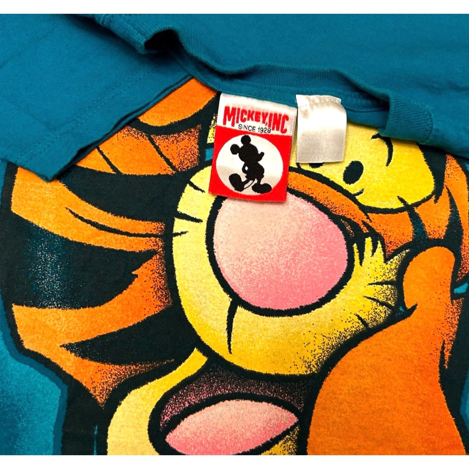 Disney VINTAGE Disney Tigger Big Logo Cartoon VTG Shirt Mens Size M 1990s 90s Logo Blue Short Sleeve Shirt Mens Disney VTG 1990s Size US M / EU 48-50 / 2 - 2 Thumbnail