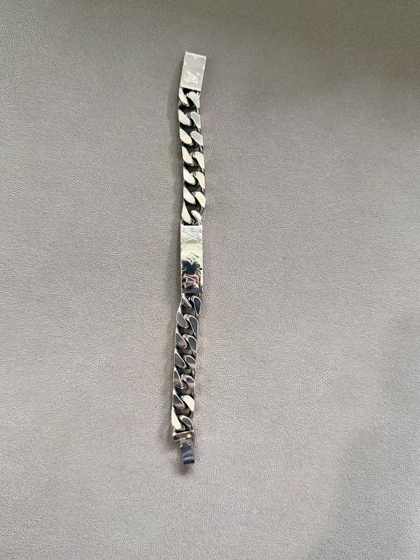 Louis Vuitton LOUIS VUITTON Logo Cuban Chain Metal Bracelet Q20 Size ONE SIZE - 5 Thumbnail