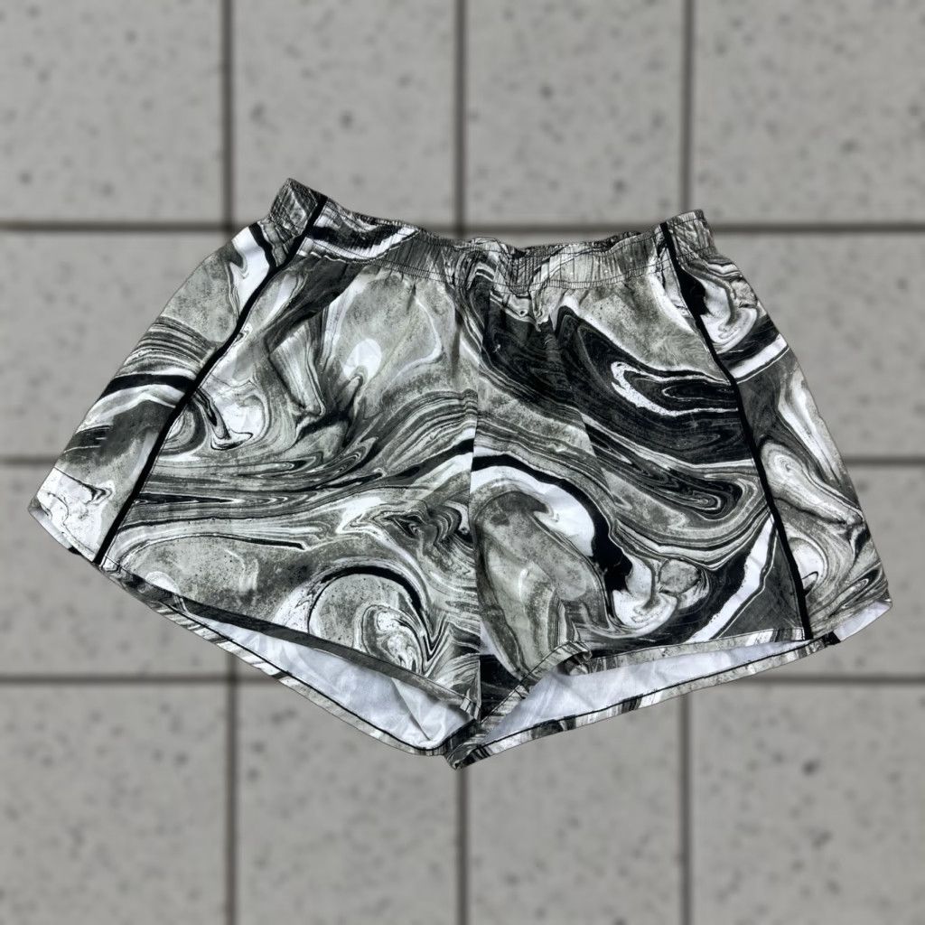 Vintage Xersion Women’s Shorts Marble Pattern Black & White Swirl 4 in Inseam Athletic Moisture Wicking Stretch Regular Size L Women Mens/Womens/Girls Size 36" / US 14 / IT 50 - 1 Thumbnail