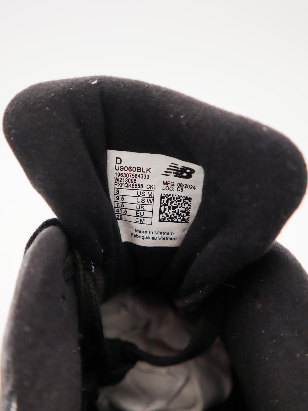 New Balance New Balance 9060 – U9060FL – Brand New in Box - UK 7.5 Size US 8.5 / EU 41-42 - 7 Thumbnail