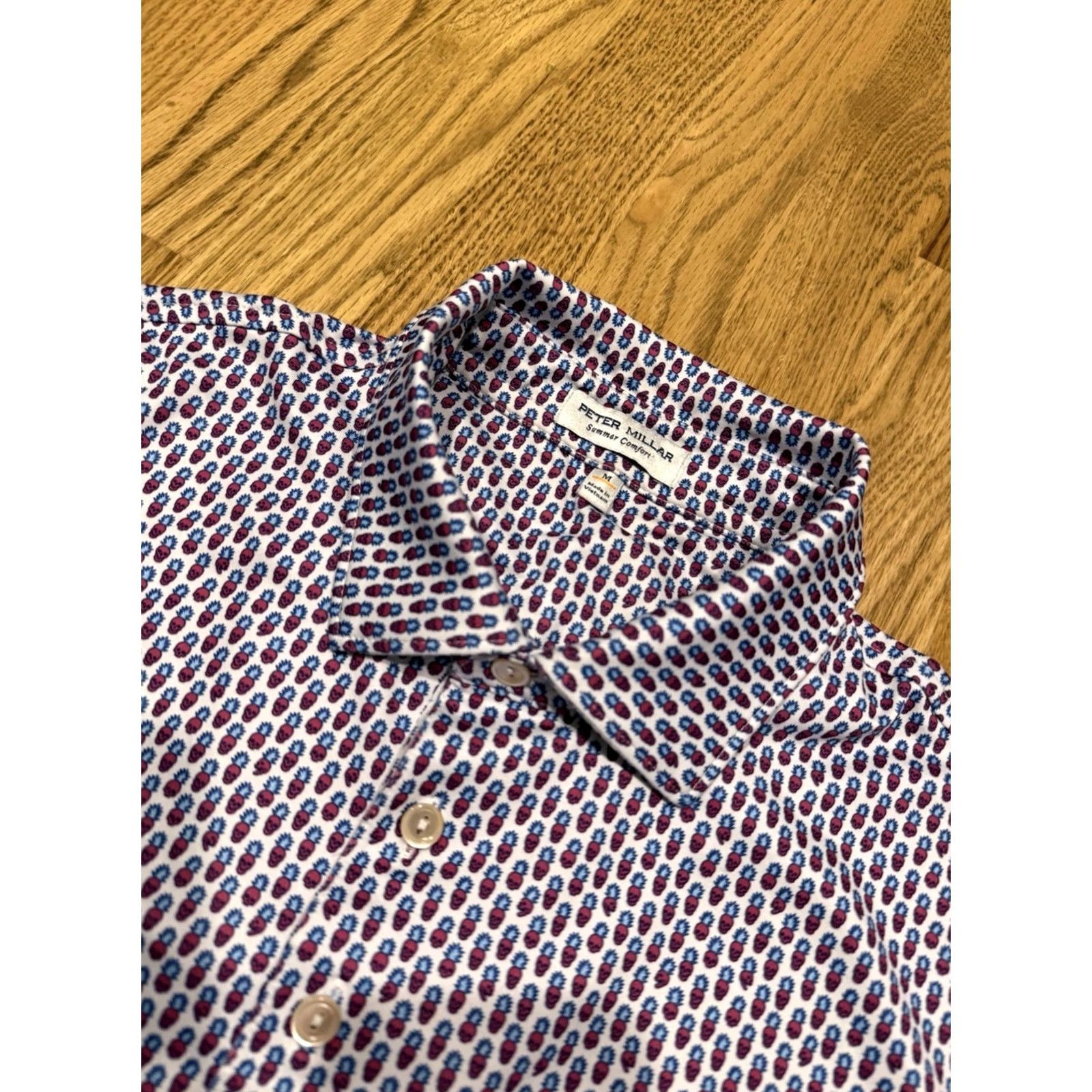 Peter Millar VINTAGE Peter Millar Polo Shirt Mens M Pineapple Skull Golf Sunset Ridge Country Club (This line would be incorrect due to vintage rule) Size US M / EU 48-50 / 2 - 4 Thumbnail