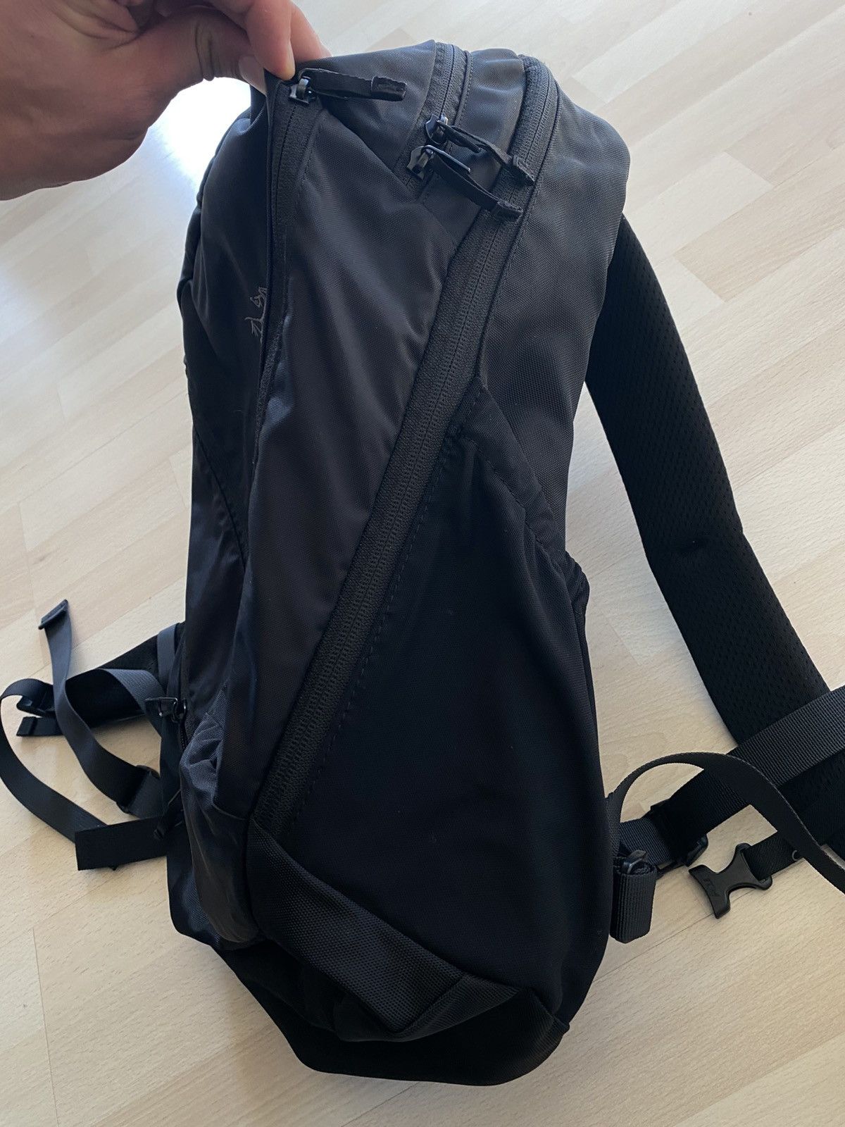 Arc'teryx Arc’teryx Waterproof Metal Back Backpack Size ONE SIZE - 3 Thumbnail