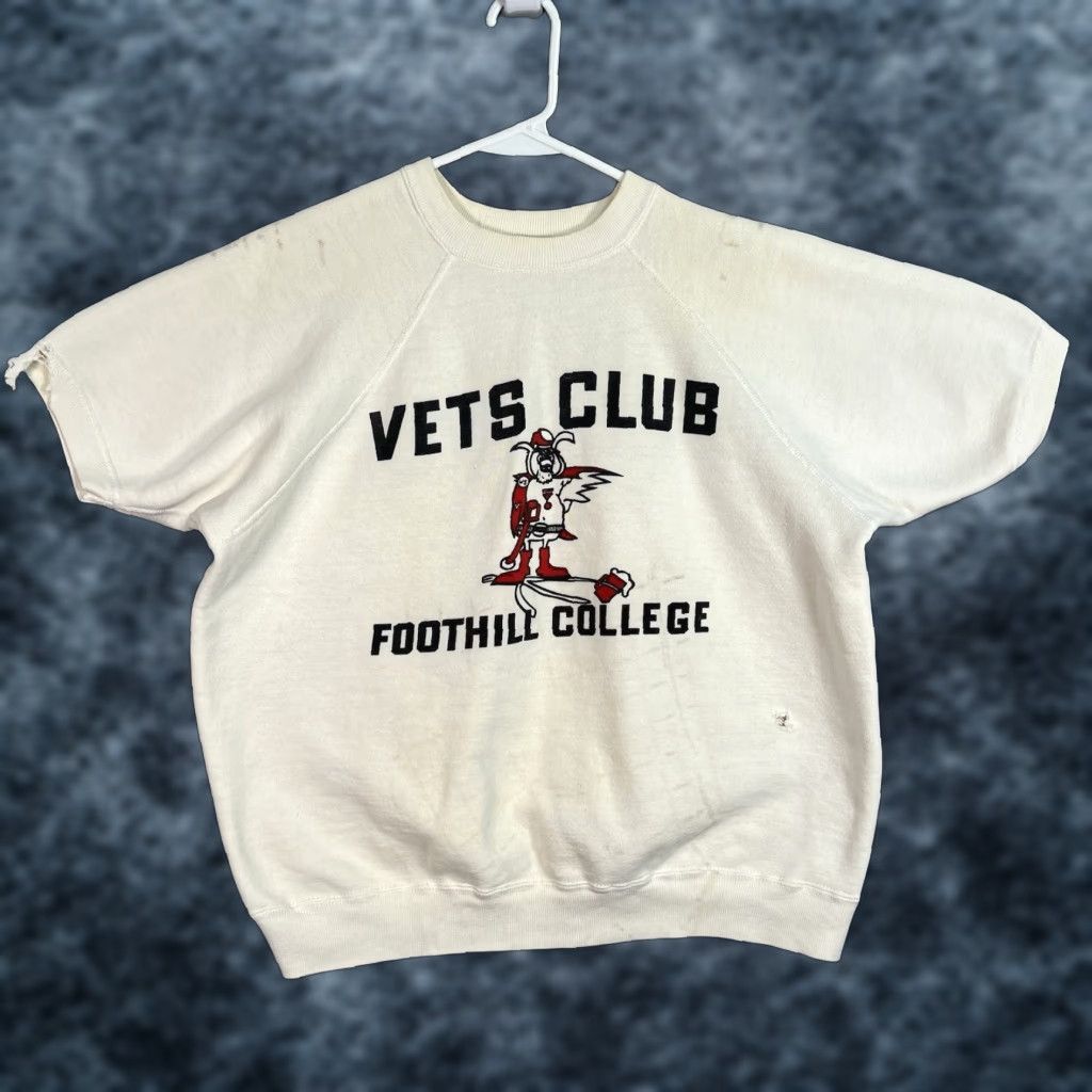 VINTAGE Foothill College Vets Club Sweatshirt Adult Small White Mens Size S Pullover Sweatshirt 1950s College Theme
