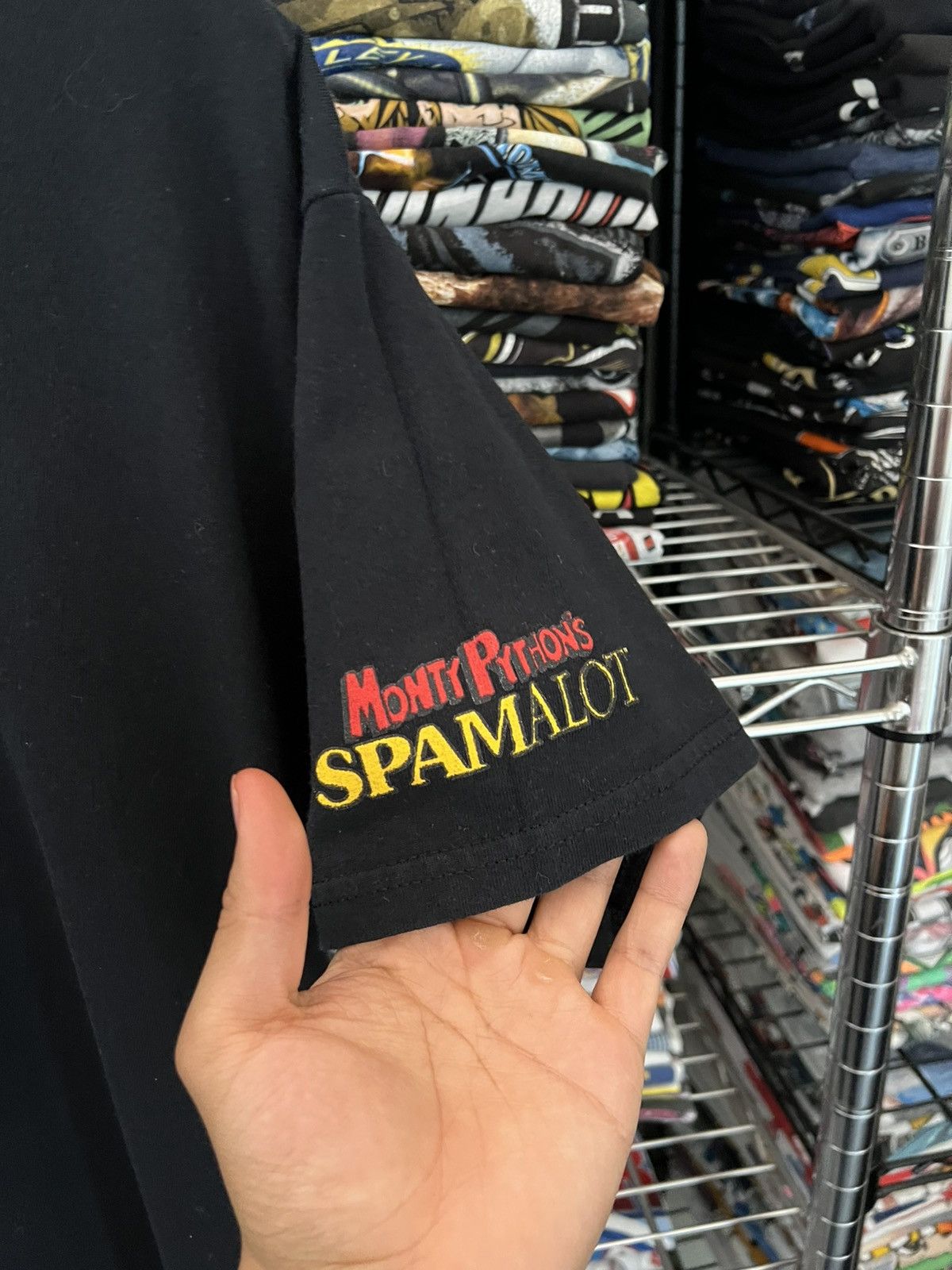 Gildan 90s I’m Not Dead Yet Monty Python’s Spamalot Tee Quote Size US L / EU 52-54 / 3 - 3 Thumbnail