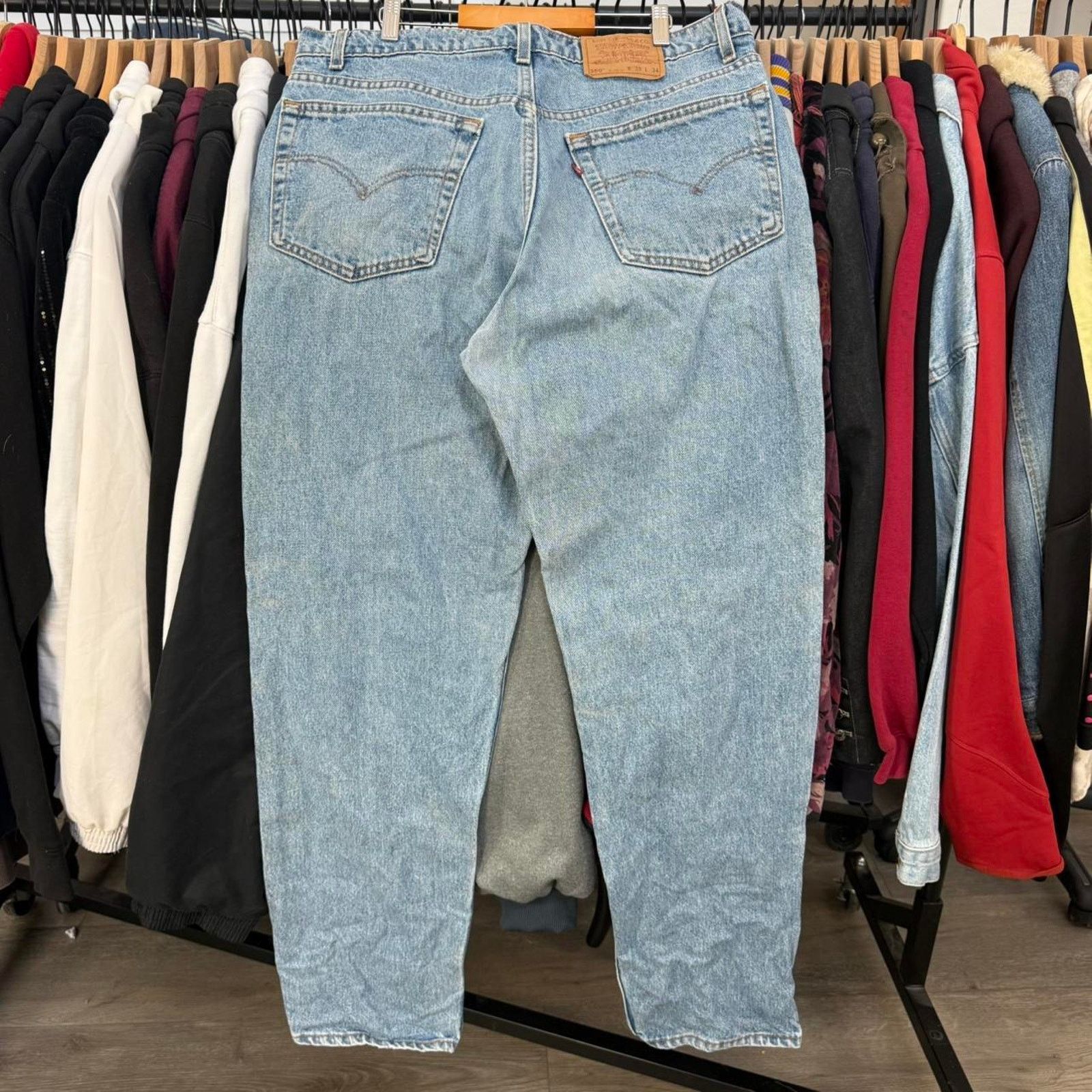 Levi's Vintage 1996 Levis 550 With Perfect Fade And Great Wear Size US 36 / EU 52 - 3 Thumbnail