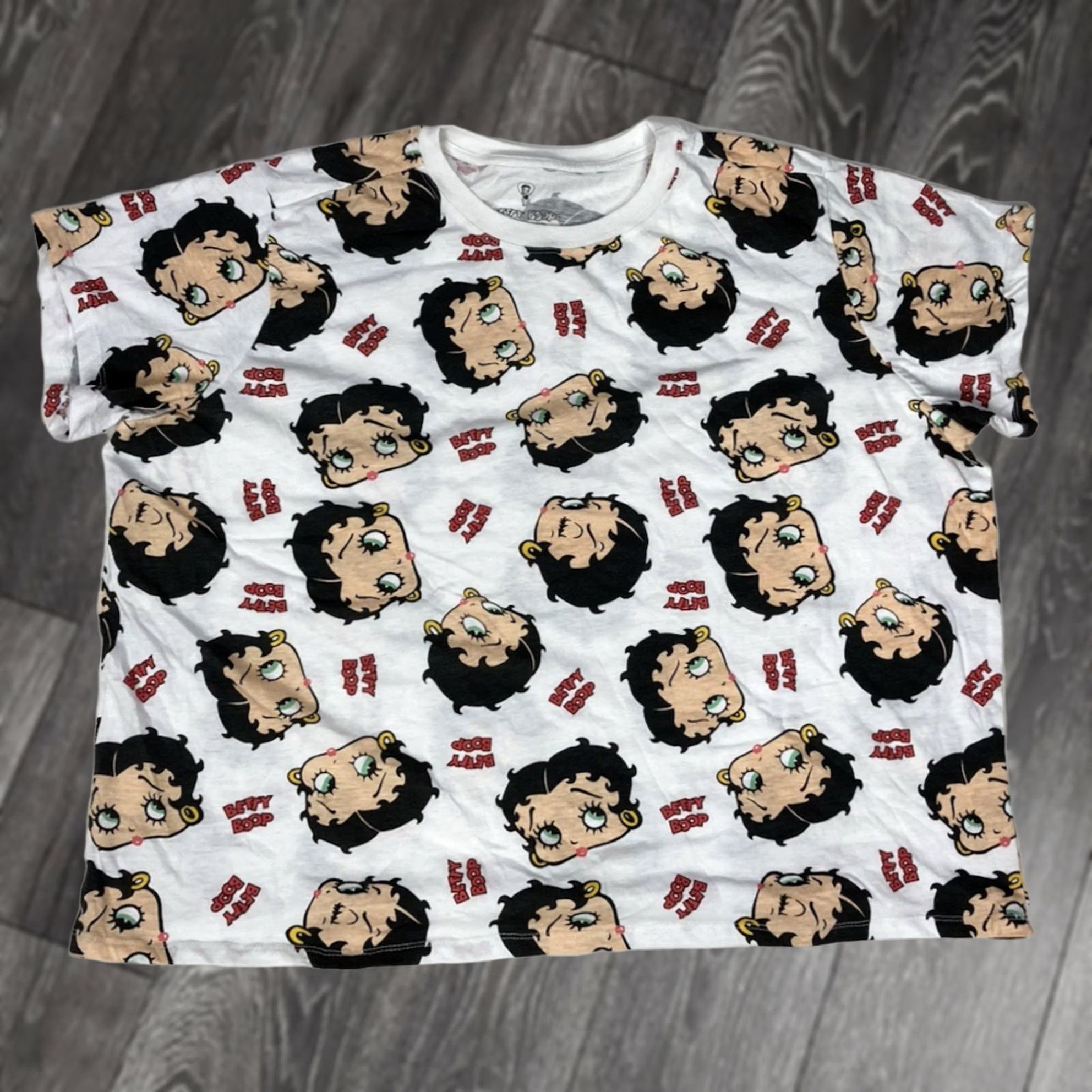 Gloverall Betty Boop T-Shirt Women 3X White Short Sleeve Crew Neck Pullover All Over Print Size XXL / US 16-18 / IT 52-54 - 1 Thumbnail