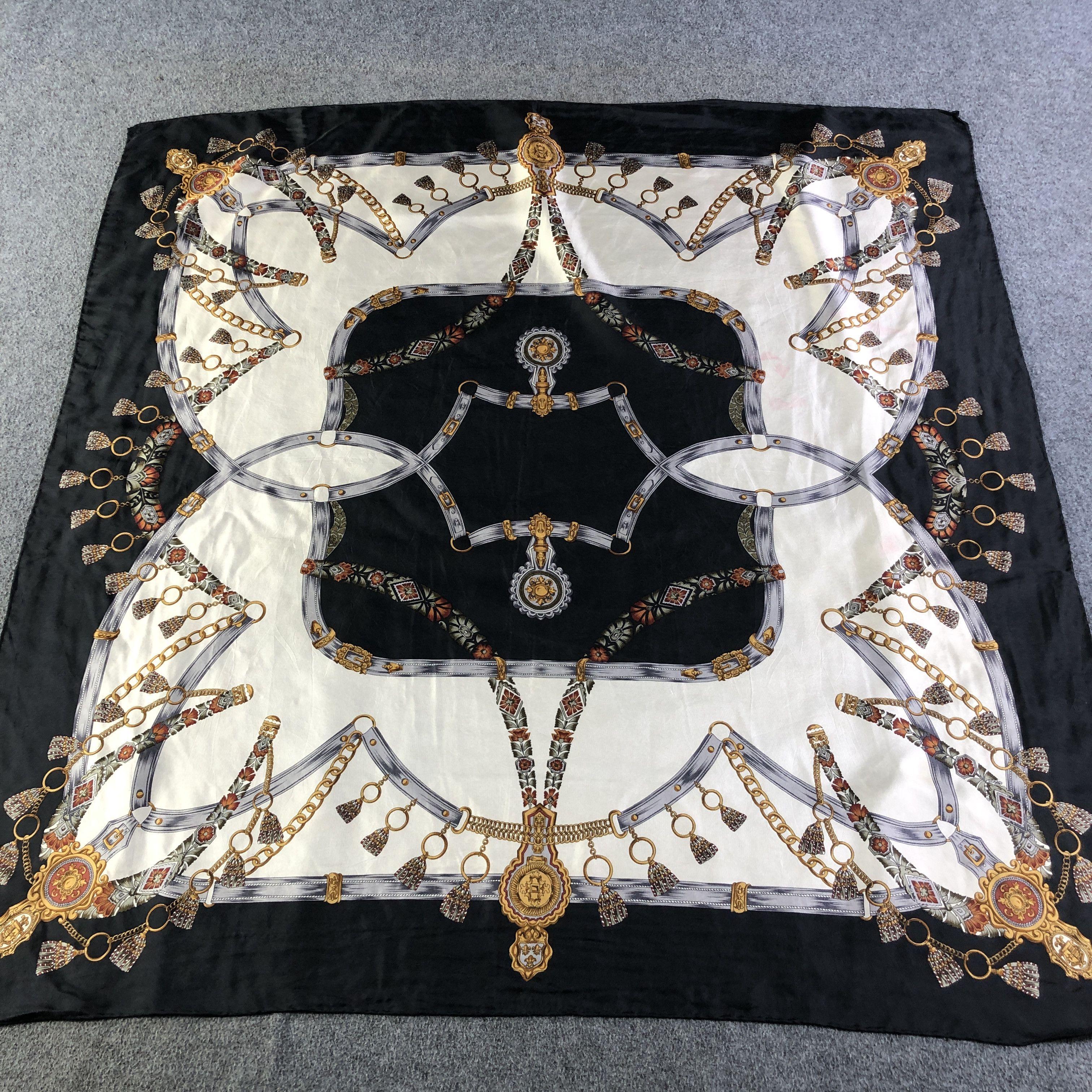Vintage Unknown Luxury Hand Rolled Silk Scarf M1047 Size ONE SIZE - 2 Thumbnail