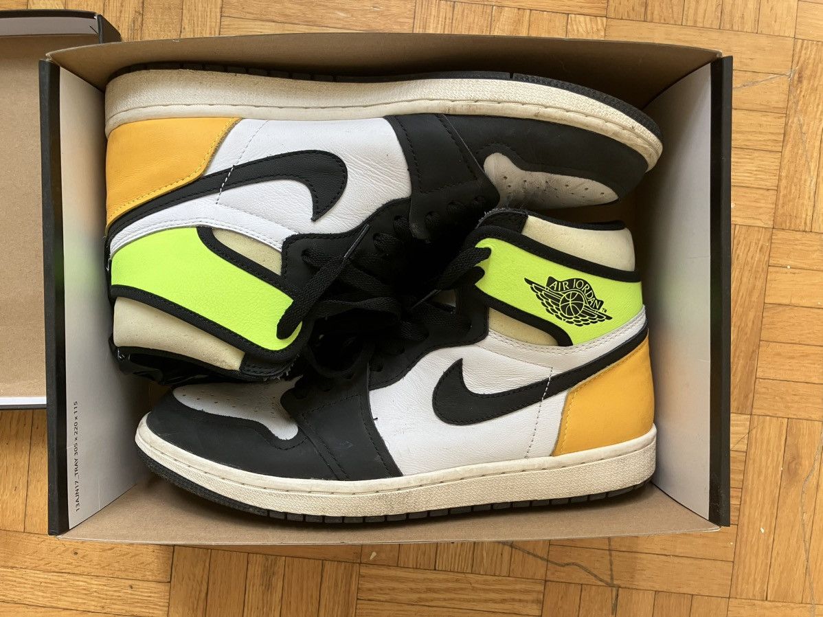 Jordan Brand × Nike Jordan 1 Volt Gold Size 9.5 Size US 9.5 / EU 42-43 - 1 Thumbnail