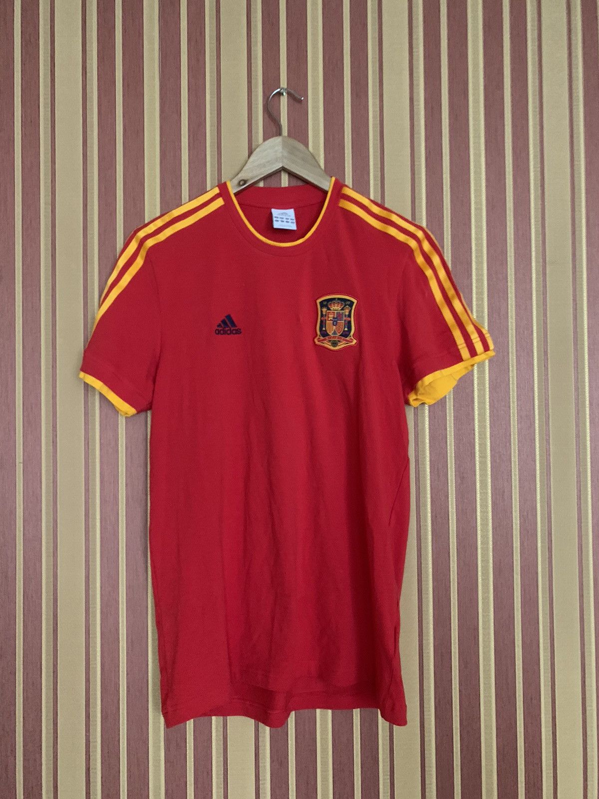 Vintage Vintage adidas spain jersey Size US S / EU 44-46 / 1 - 1 Thumbnail
