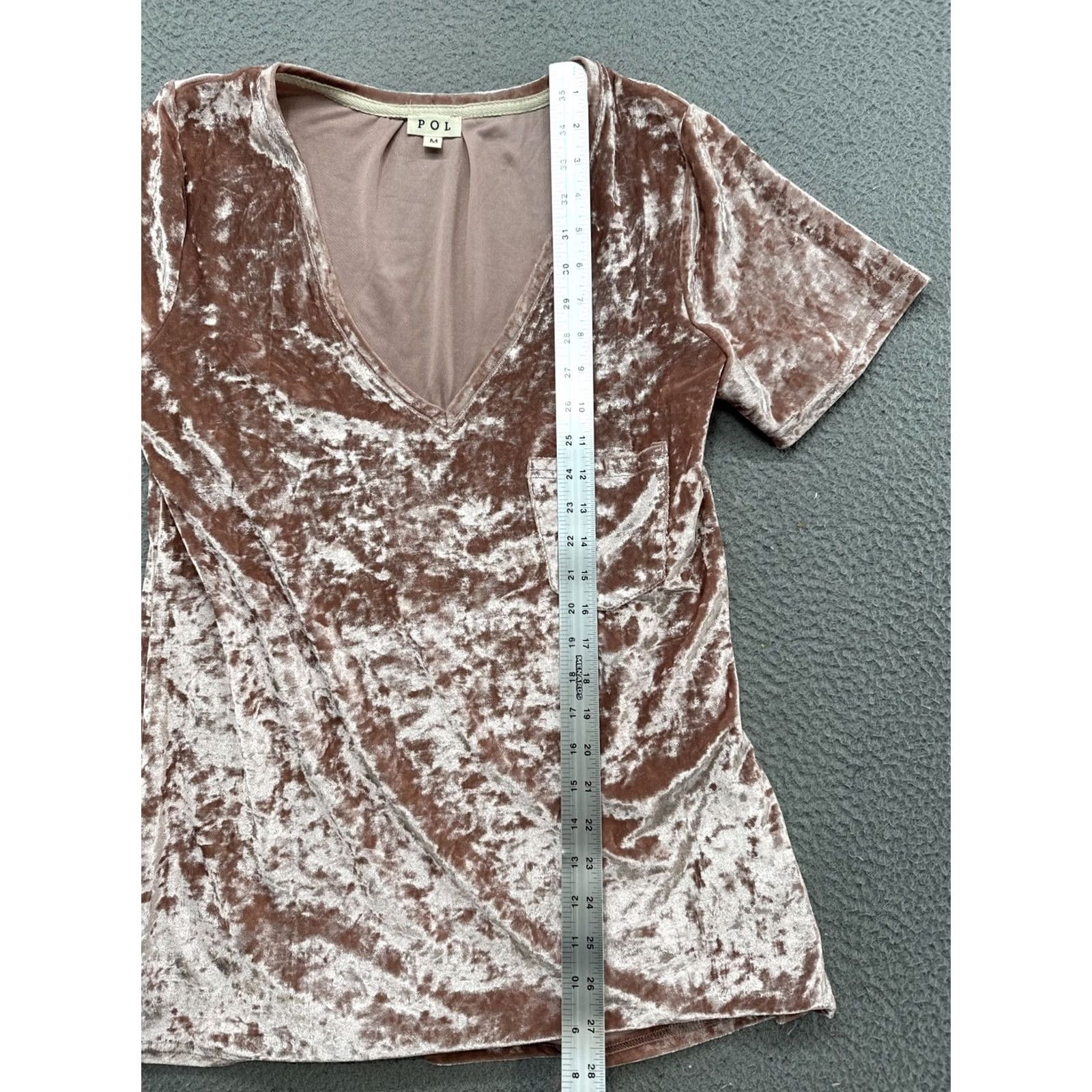 Vintage POL T-Shirt Women’s Pink Velour Front Pocket V-Neck Short Sleeve Pullover Regular Medium Velvet Pocket Tunic 90s? (adjusted) Size M / US 6-8 / IT 42-44 - 7 Thumbnail
