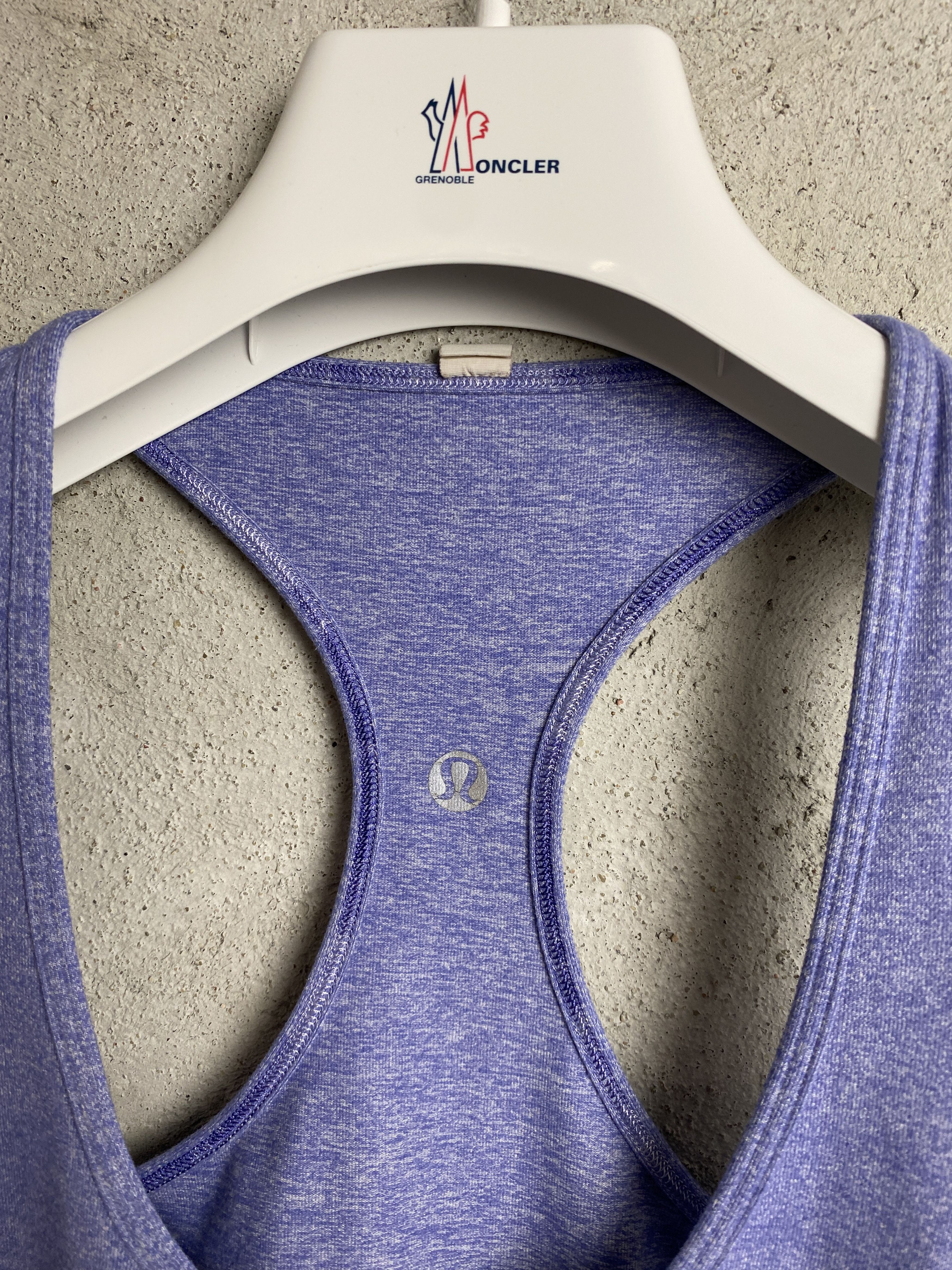 Lululemon Lululemon tank top t-shirt tee sleeveless yoga gym pilates Size M / US 6-8 / IT 42-44 - 3 Thumbnail