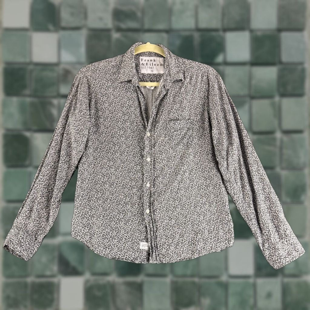 Frank & Eileen Frank & Eileen Barry Crinkle Button-Up Shirt Womens Small White Gray Floral LS Size S / US 4 / IT 40 - 1 Thumbnail