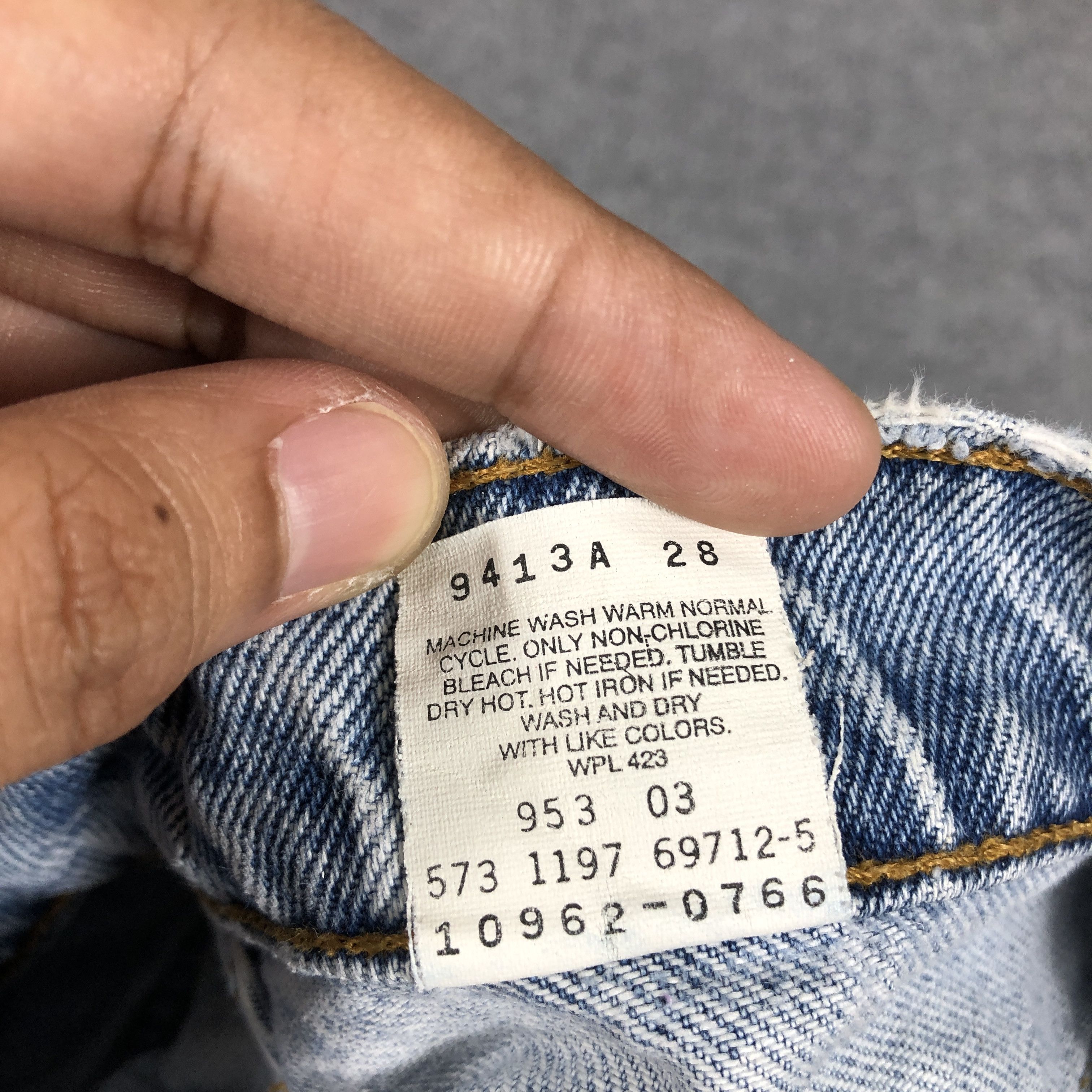 Levi's × Vintage Womens 80s Vintage Levis jeans Light Blue Wash L882W Size 29" - 11 Thumbnail