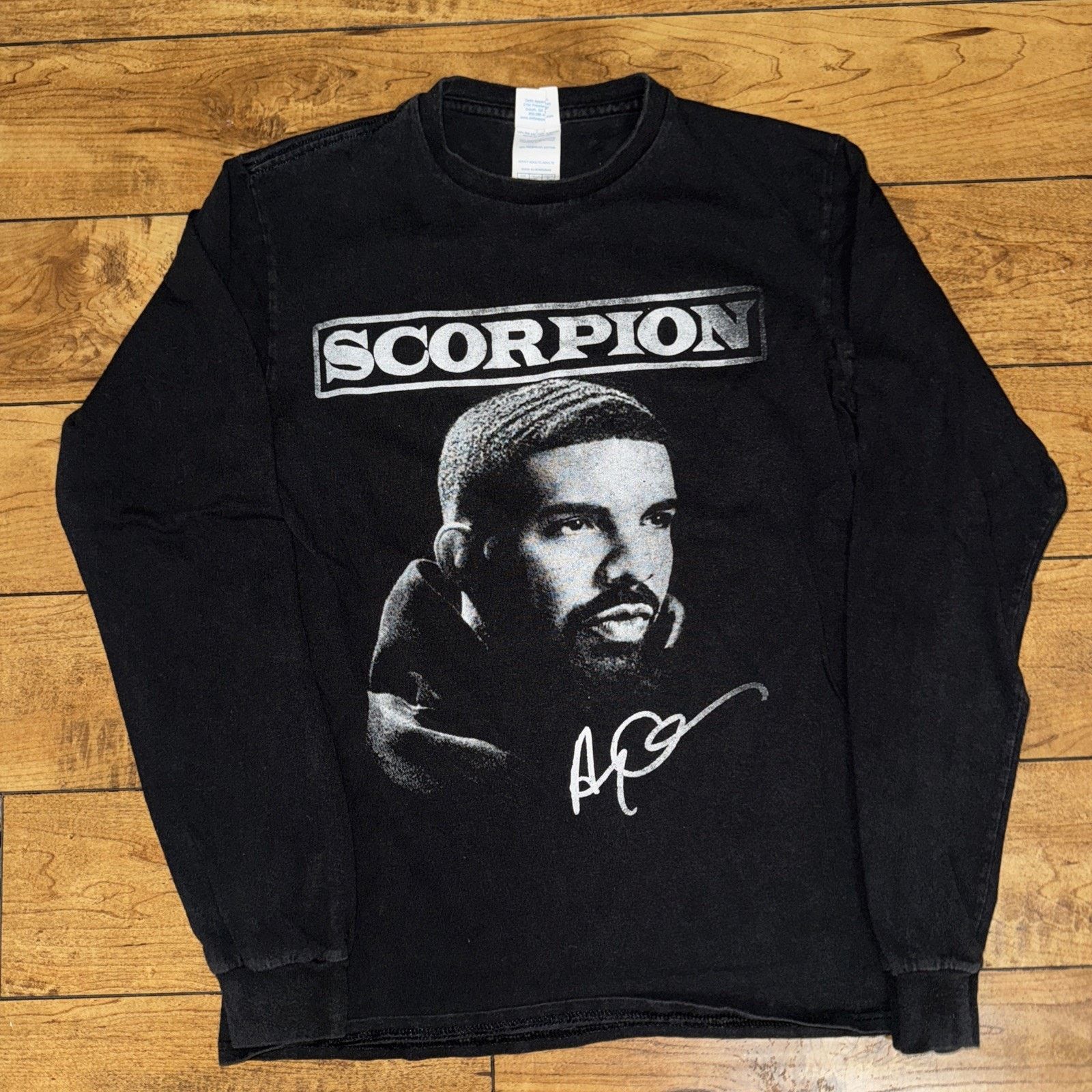 Drake × Rap Tees Drake Scorpion Tour Long Sleeve Shirt Black Small 17x24 Size US S / EU 44-46 / 1 - 1 Thumbnail