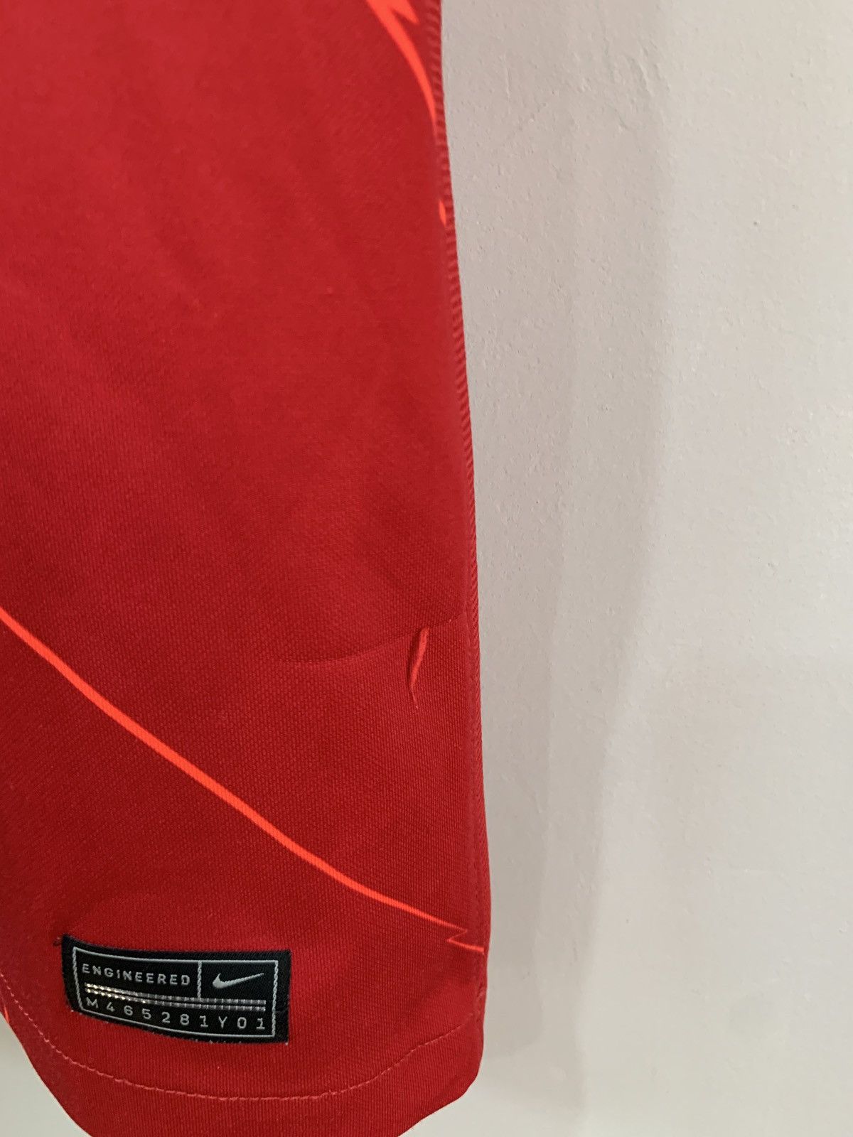 Nike Liverpool 2021 Home Football Shirt Nike Soccer Jersey Sz M Size US M / EU 48-50 / 2 - 6 Thumbnail