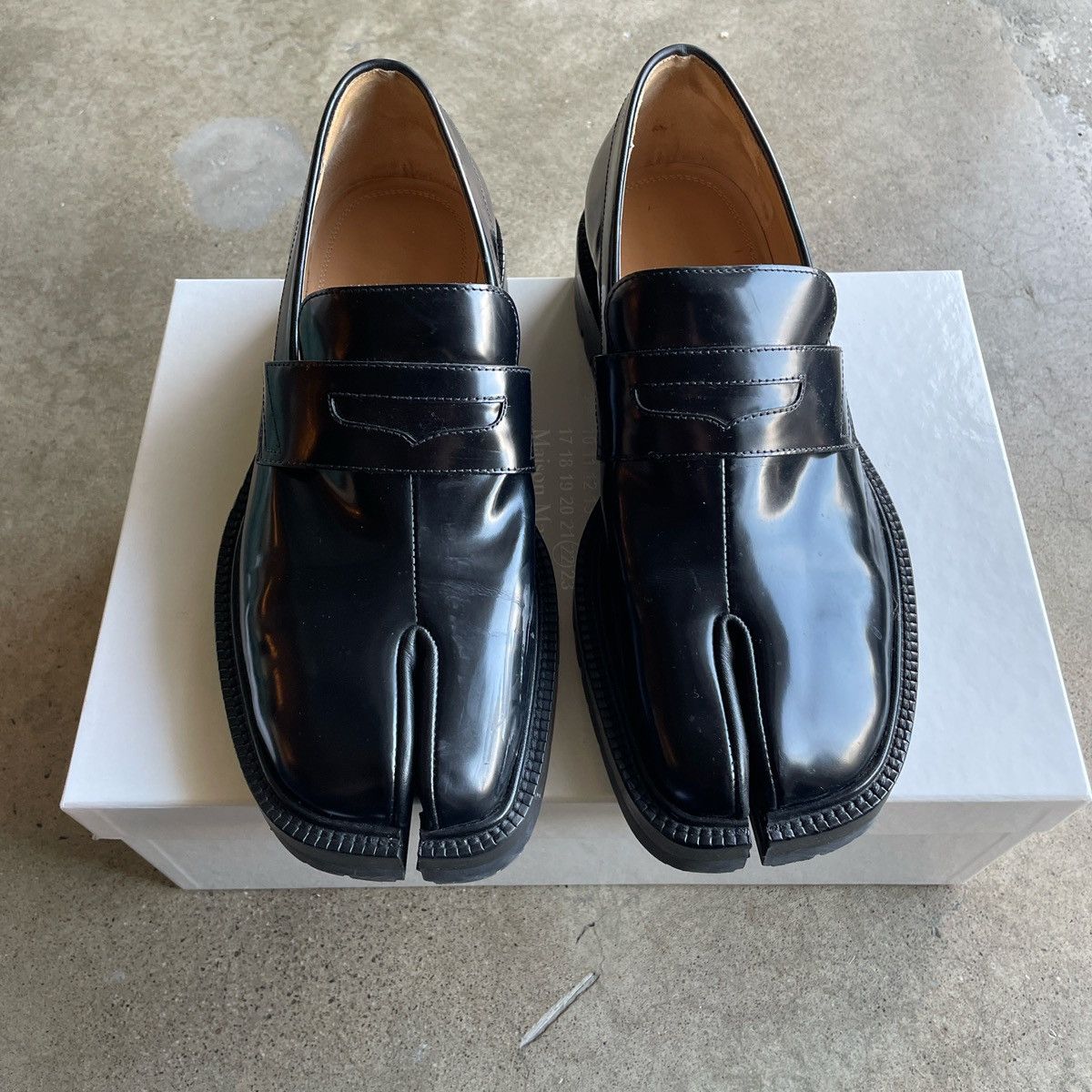 Maison Margiela Maison Margiela Tabi Loafers black size 41 Size US 8.5 / EU 41-42 - 1 Thumbnail