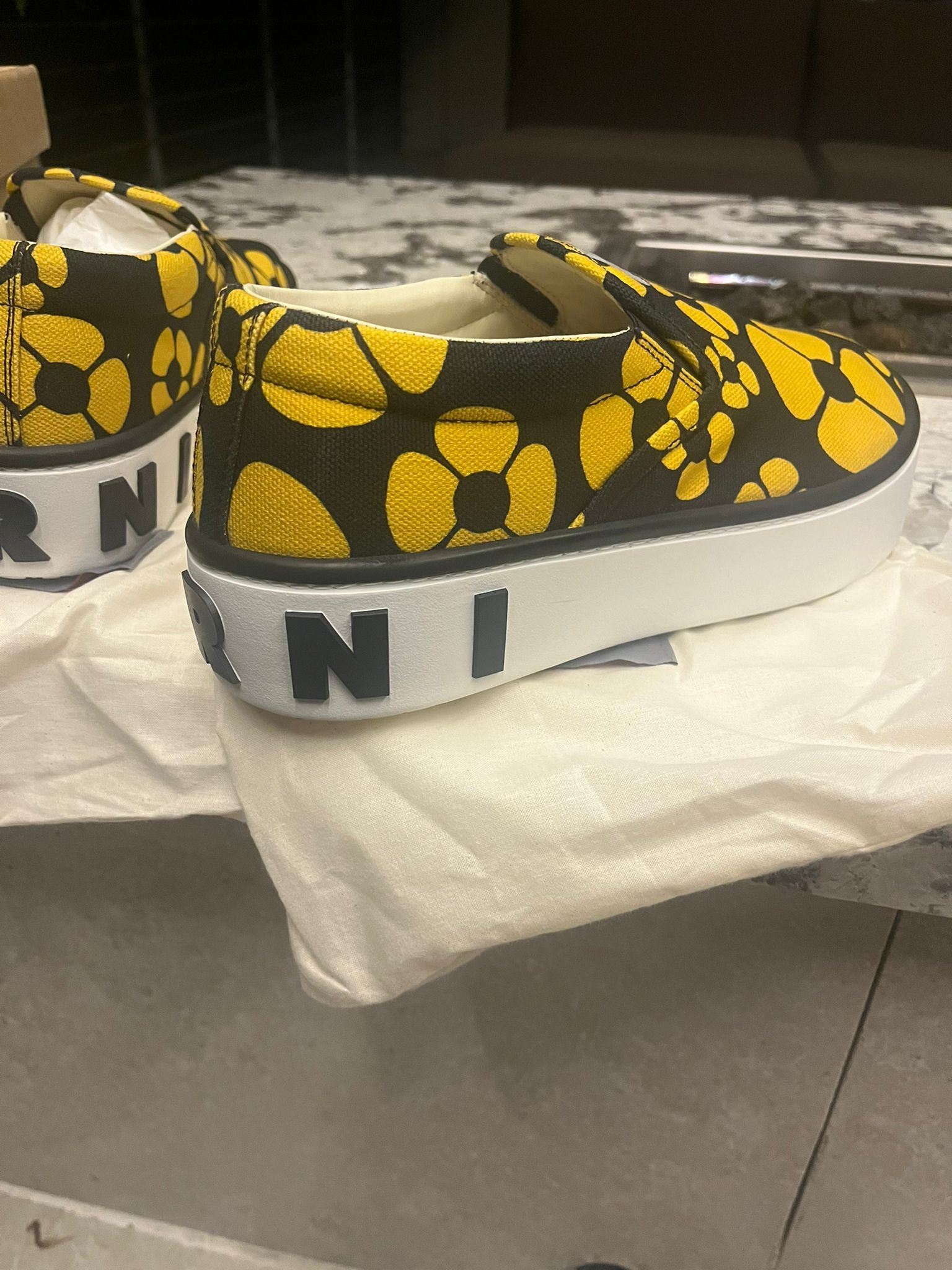 Carhartt × Marni Carhartt Paw Sunflower Slip On Sneakers in Black, Yellow Size US 9 / EU 42 - 16 Thumbnail